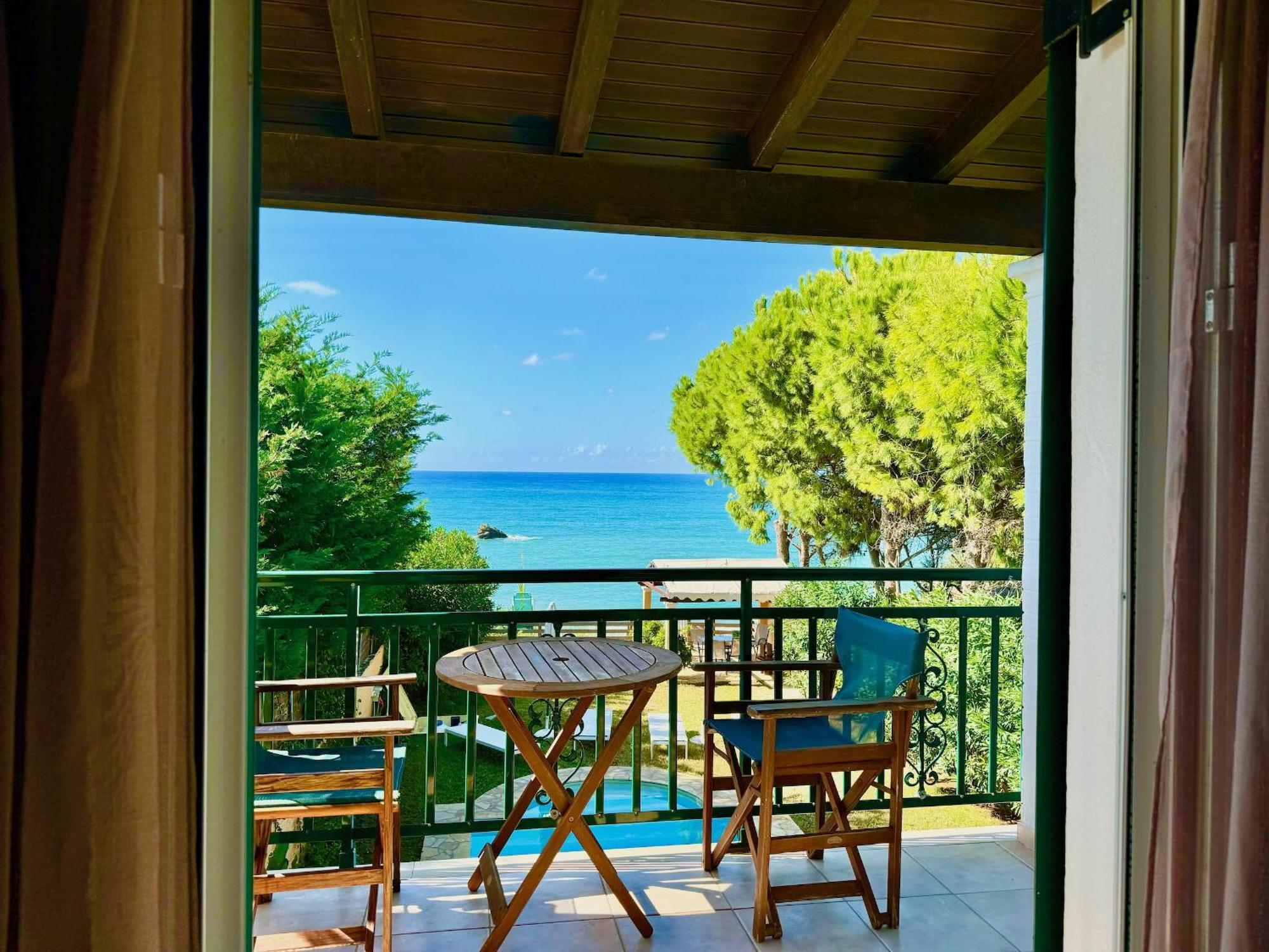 Villa Beachfront Rania With Private Pool By Dadovillas Halikounas