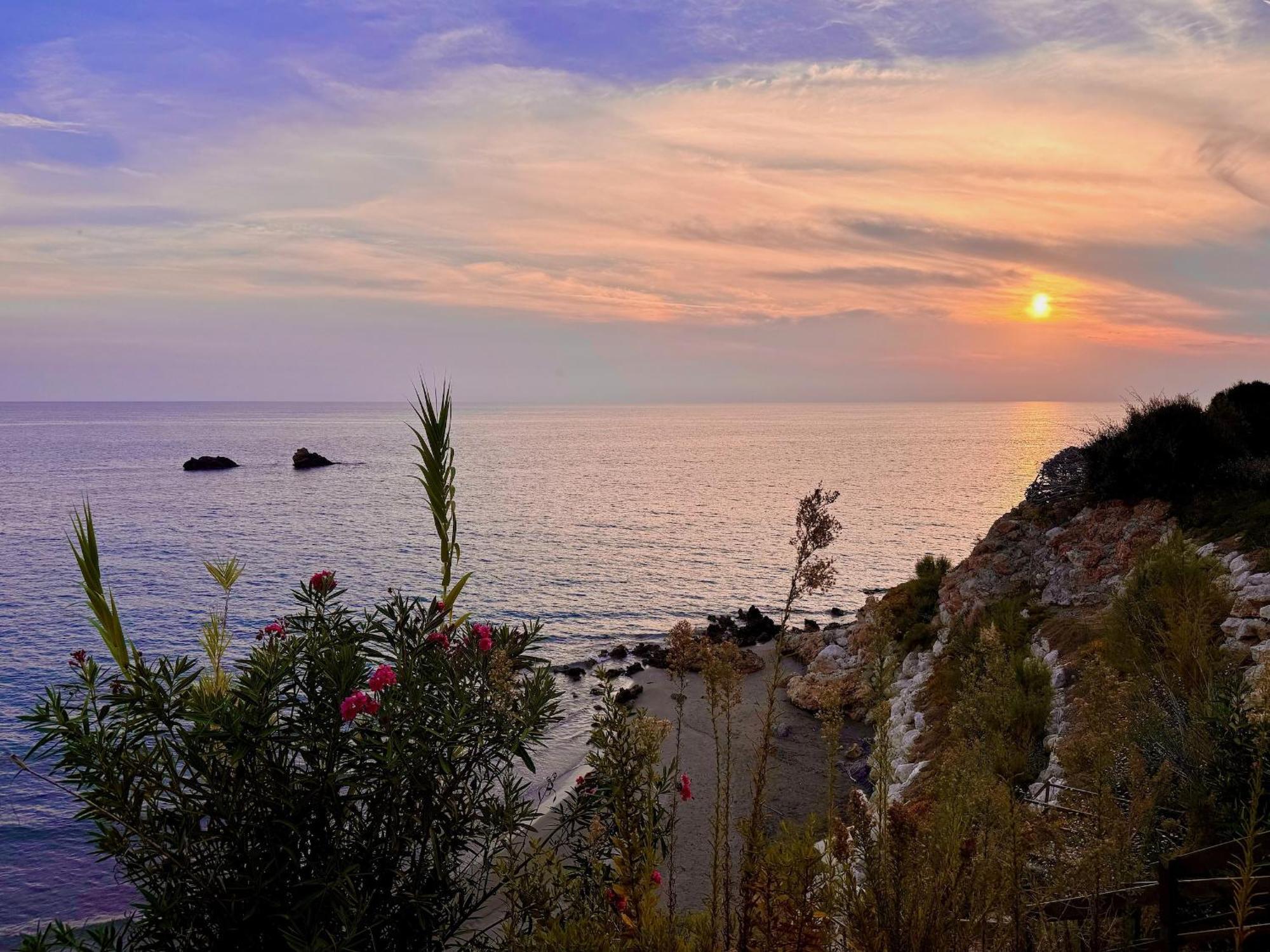 Beachfront Rania With Private Pool By Dadovillas Villa Halikounas