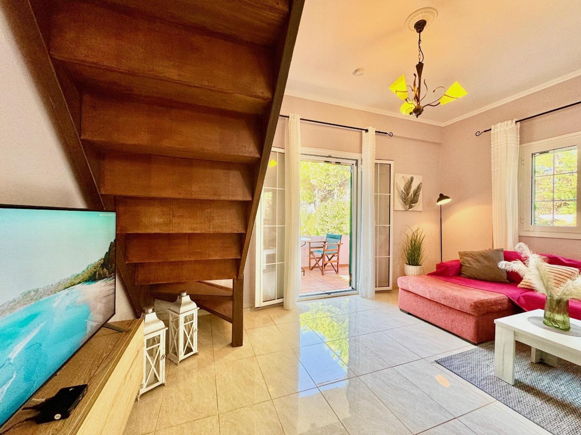 Beachfront Rania With Private Pool By Dadovillas * Halikounas