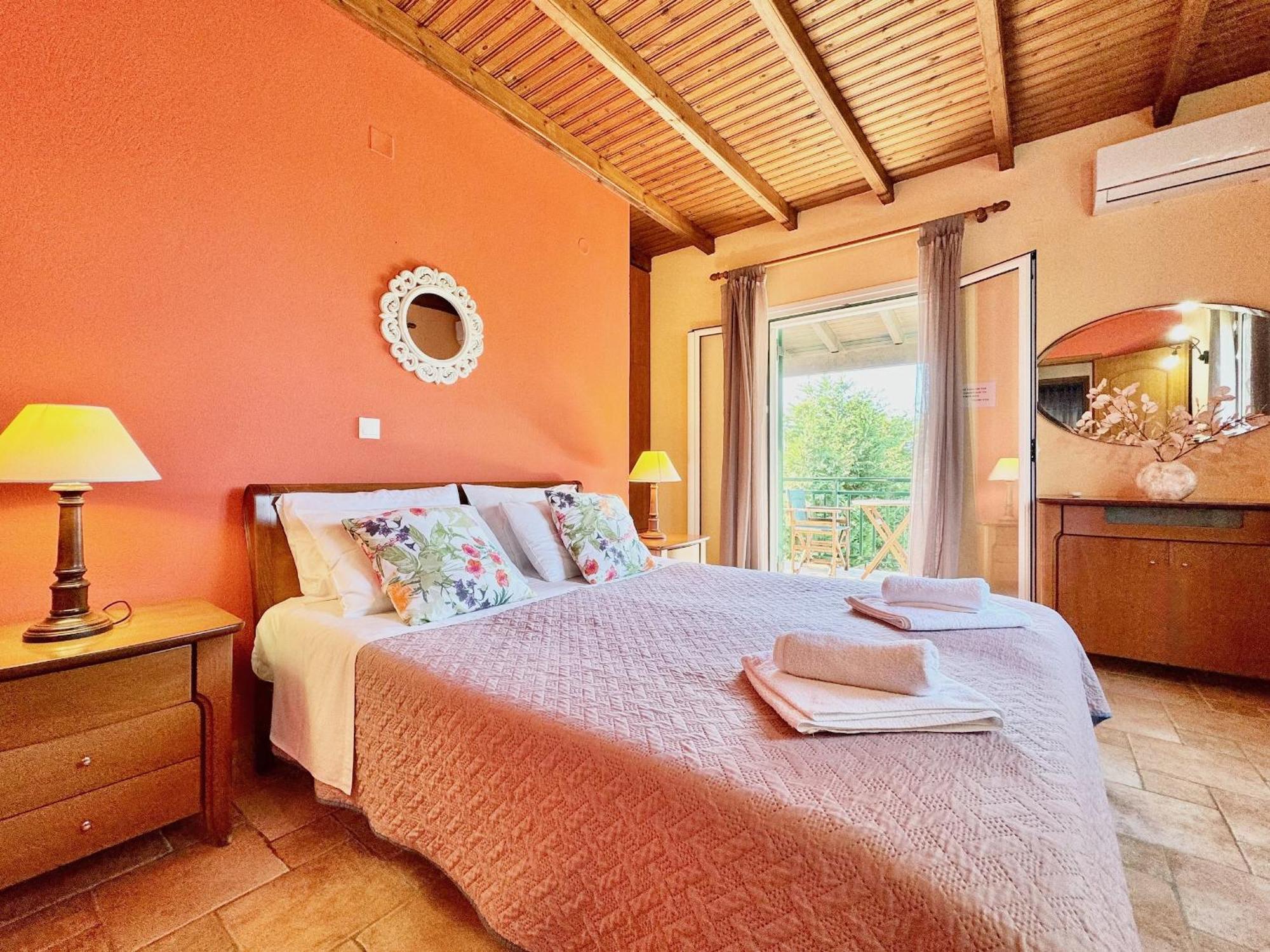 Beachfront Rania With Private Pool By Dadovillas Villa *