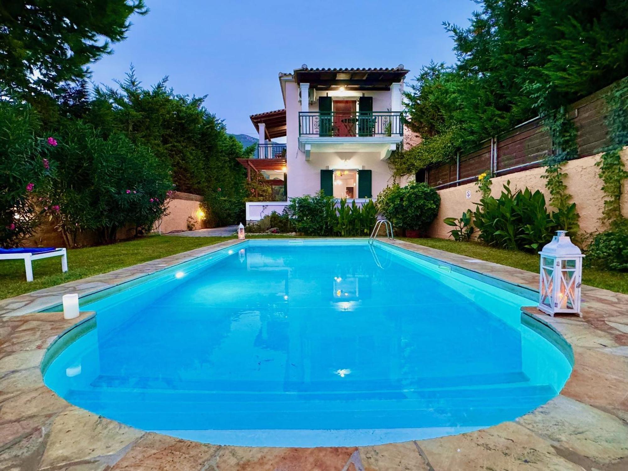 Villa Beachfront Rania With Private Pool By Dadovillas