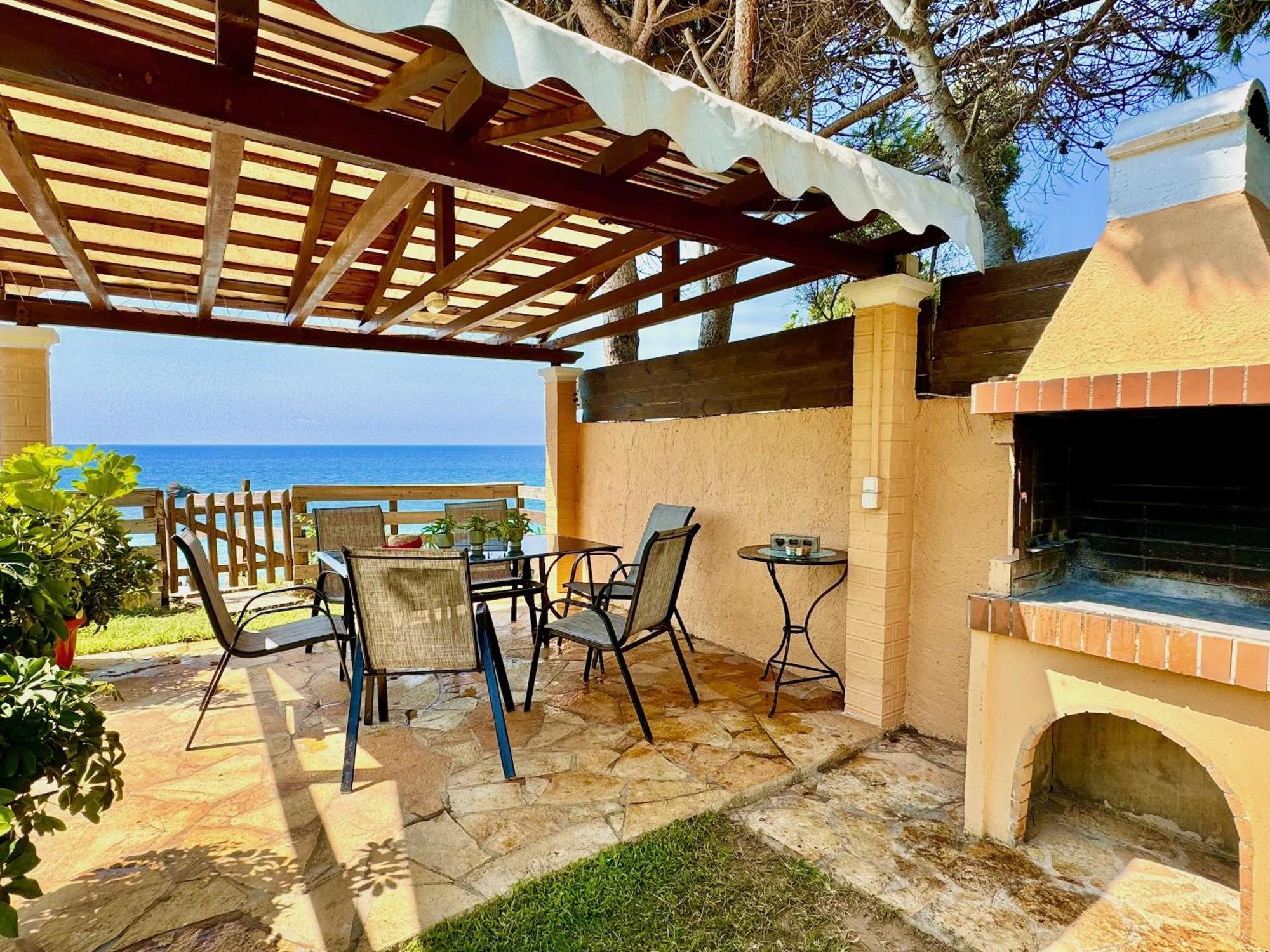 Villa Beachfront Rania With Private Pool By Dadovillas *