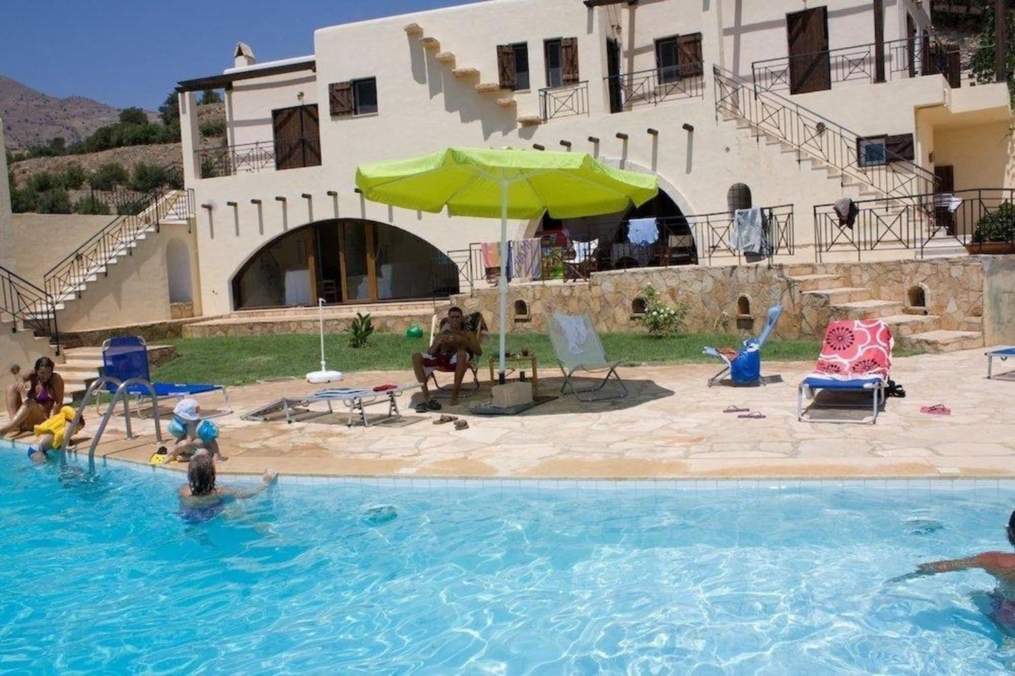 Mit Privatpool Fuer 12 Personen In Agia Galini, Kreta Holiday home