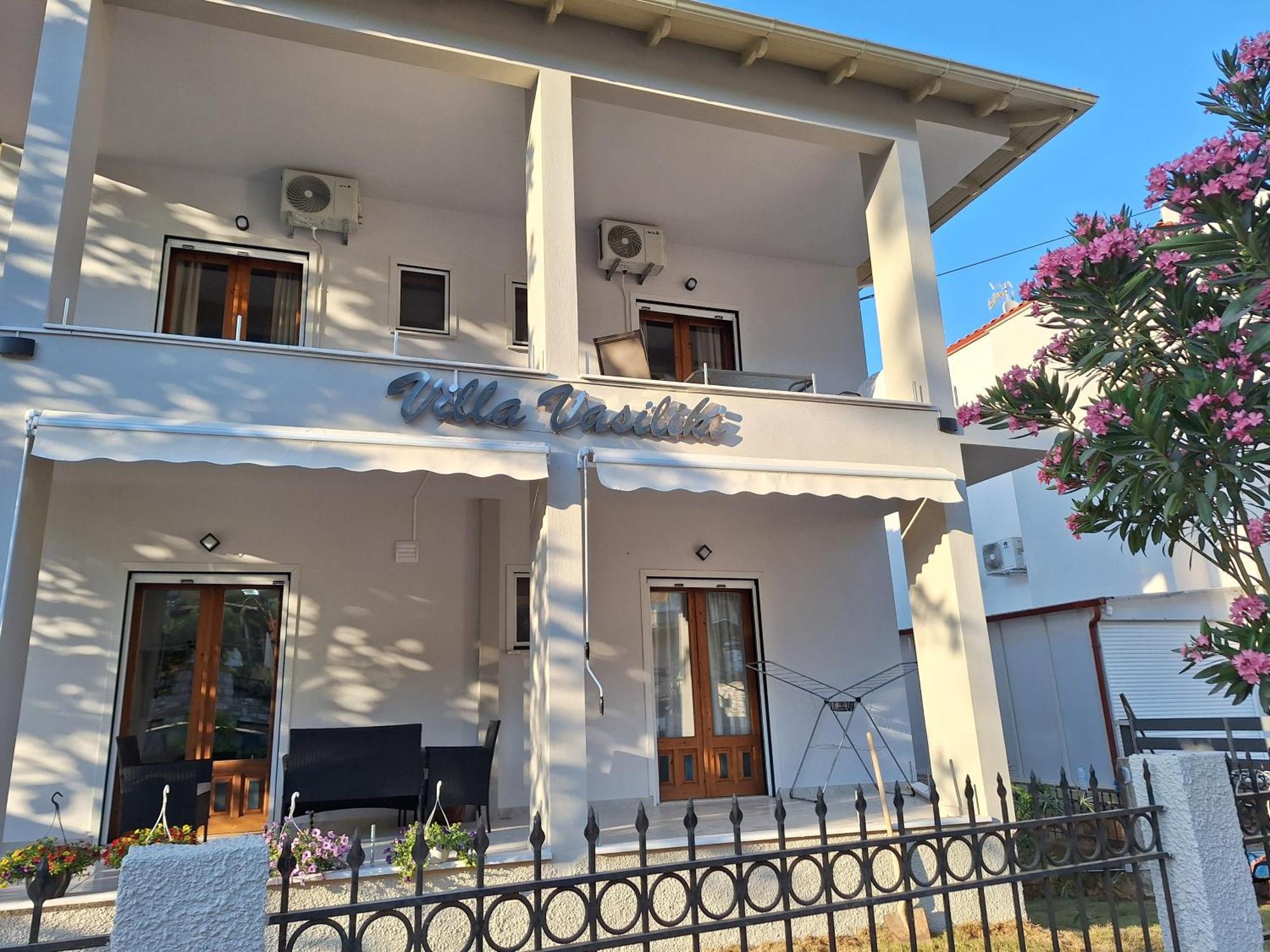 Vasiliki Hotel *
