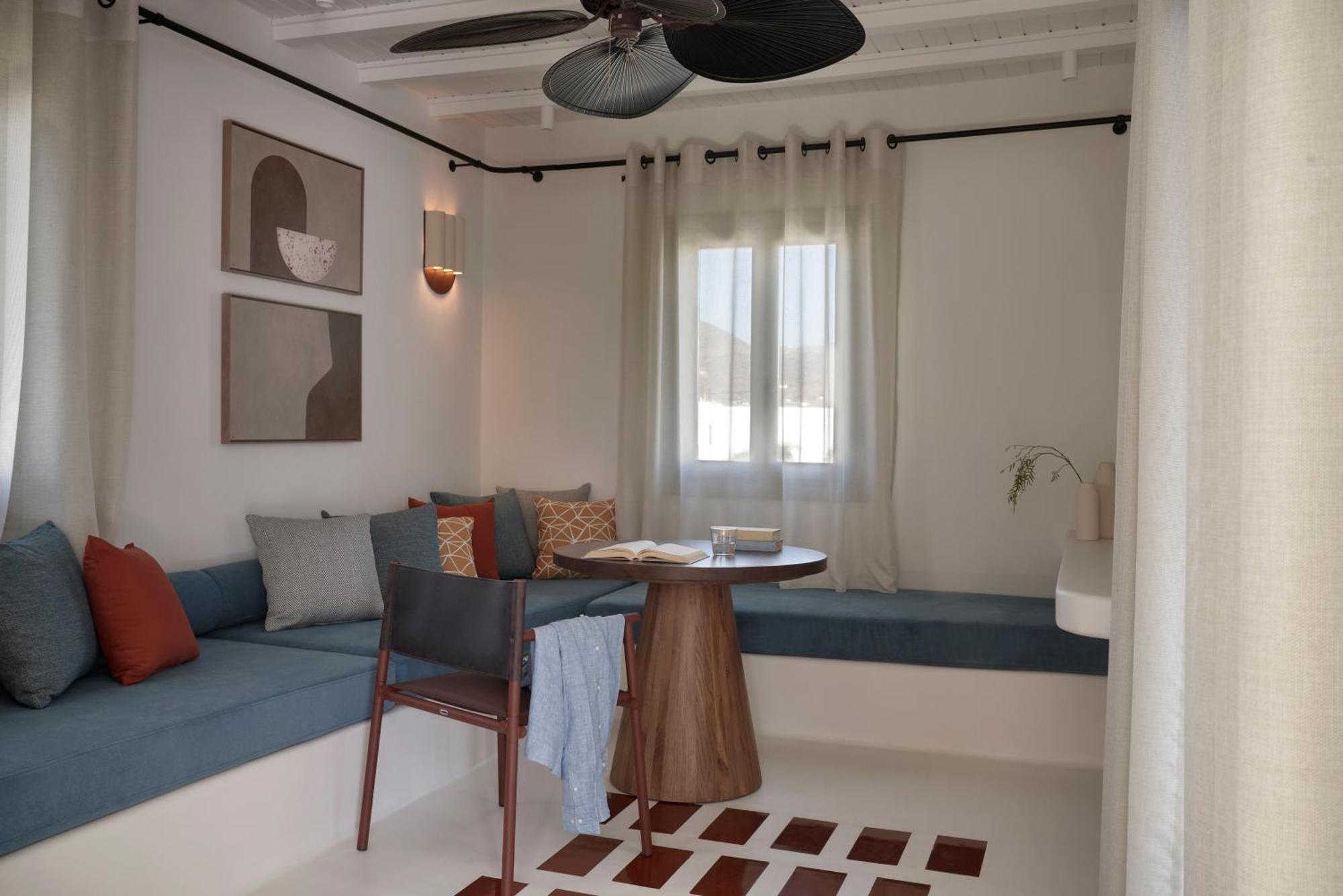 Hotel Andronis Minois 5*