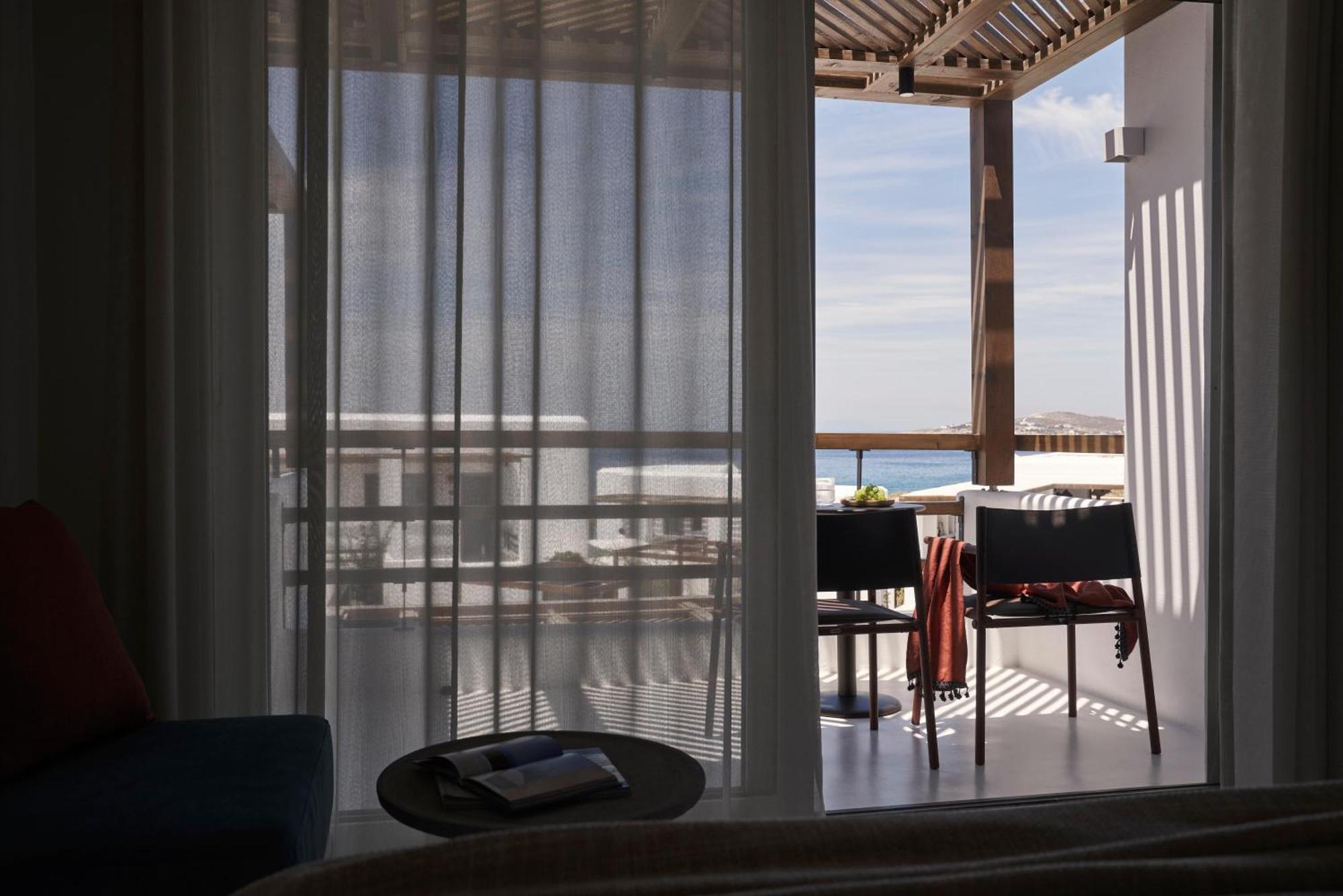 Andronis Minois Hotel Parasporos