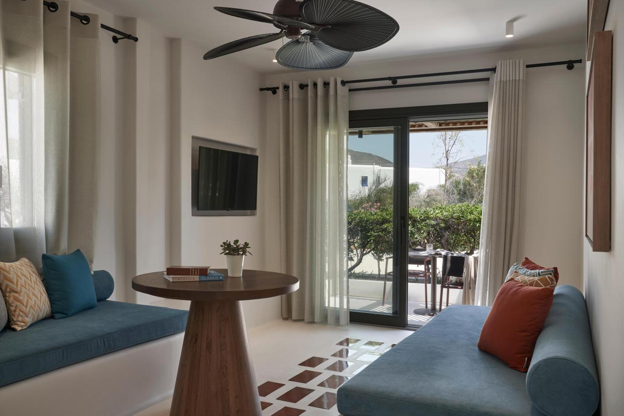 Hotel Andronis Minois 5*