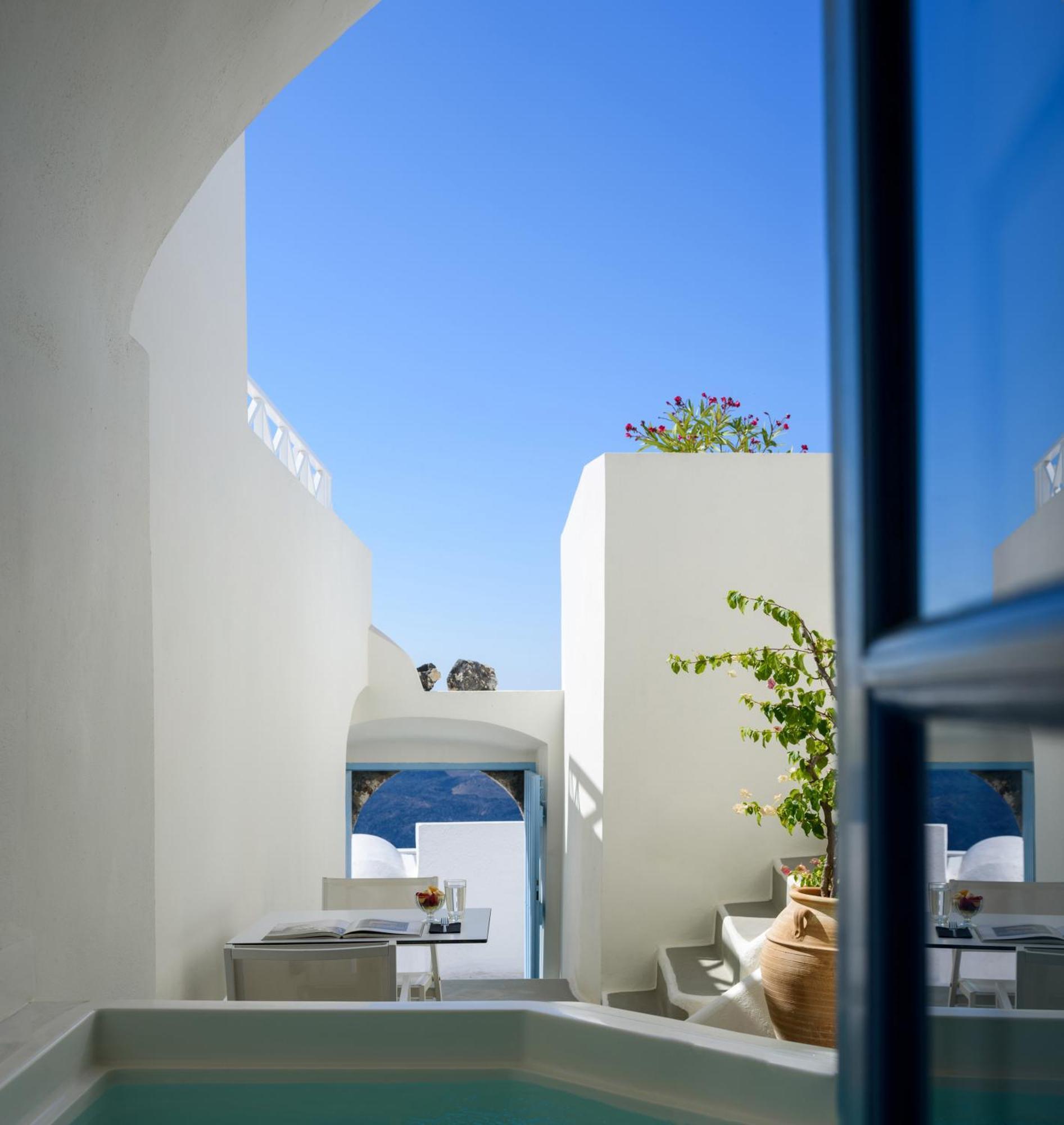 Pantelia Aparthotel