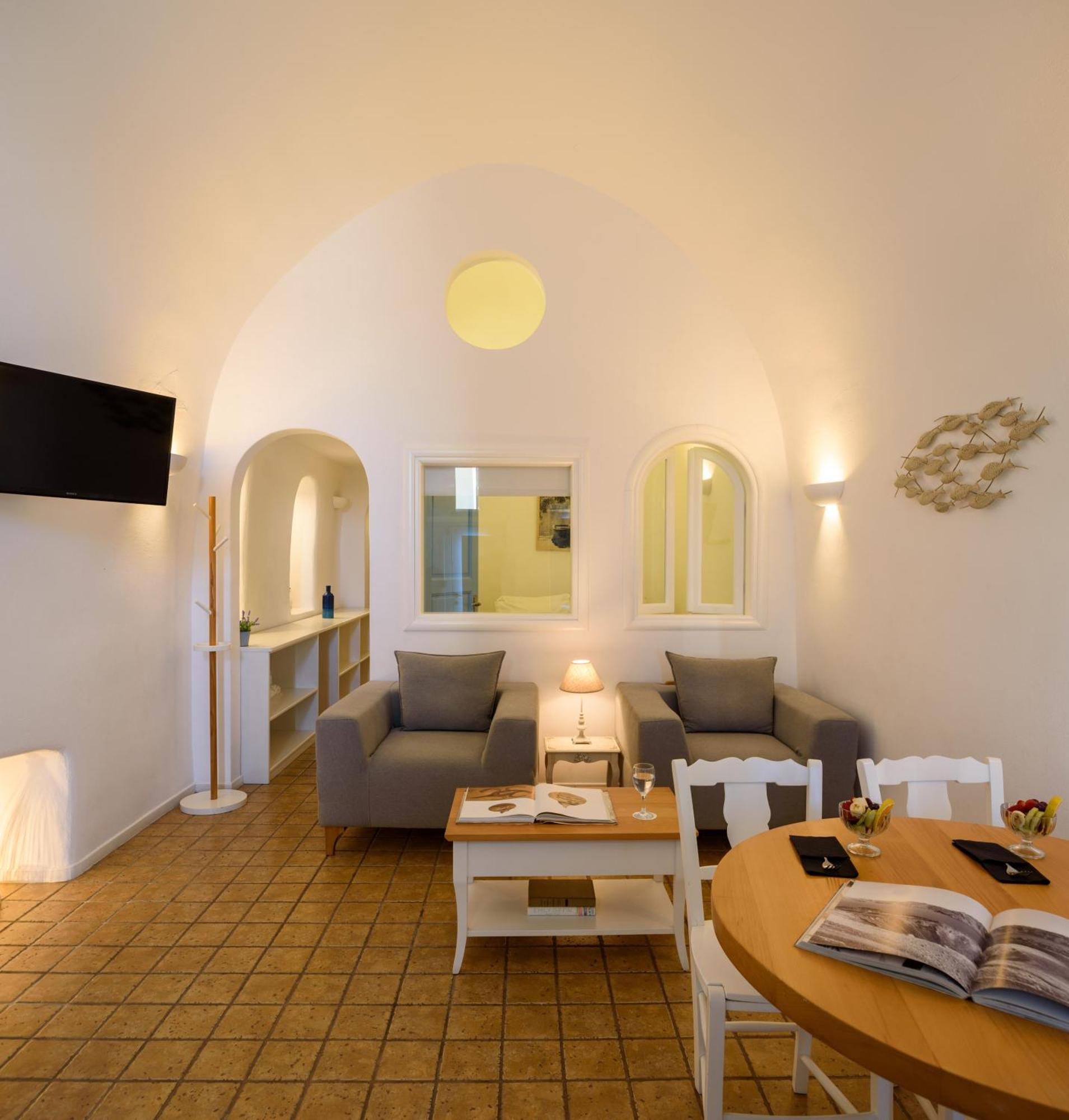 Pantelia Aparthotel 4*