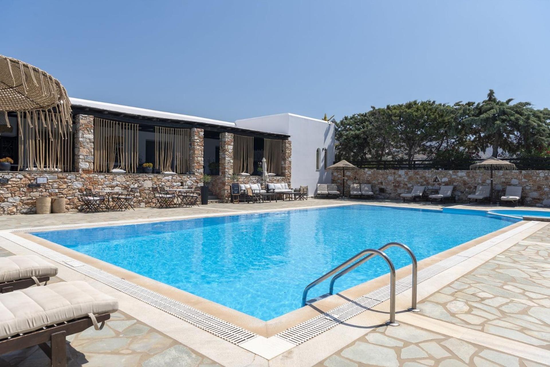 Parosland Hotel 4*
