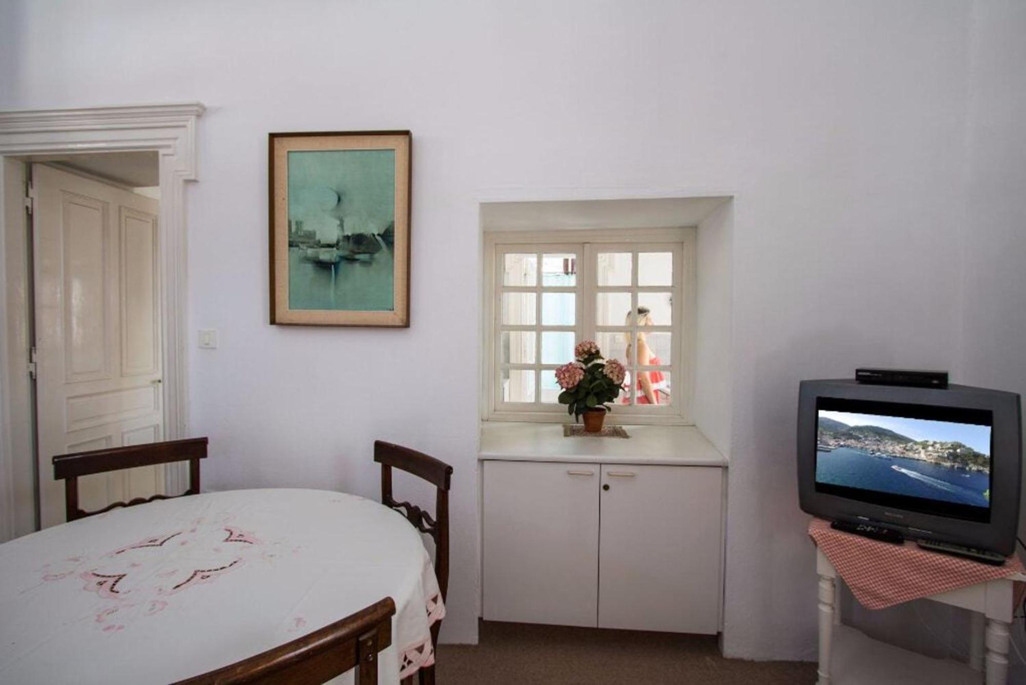 Achilleas Guest house 3*