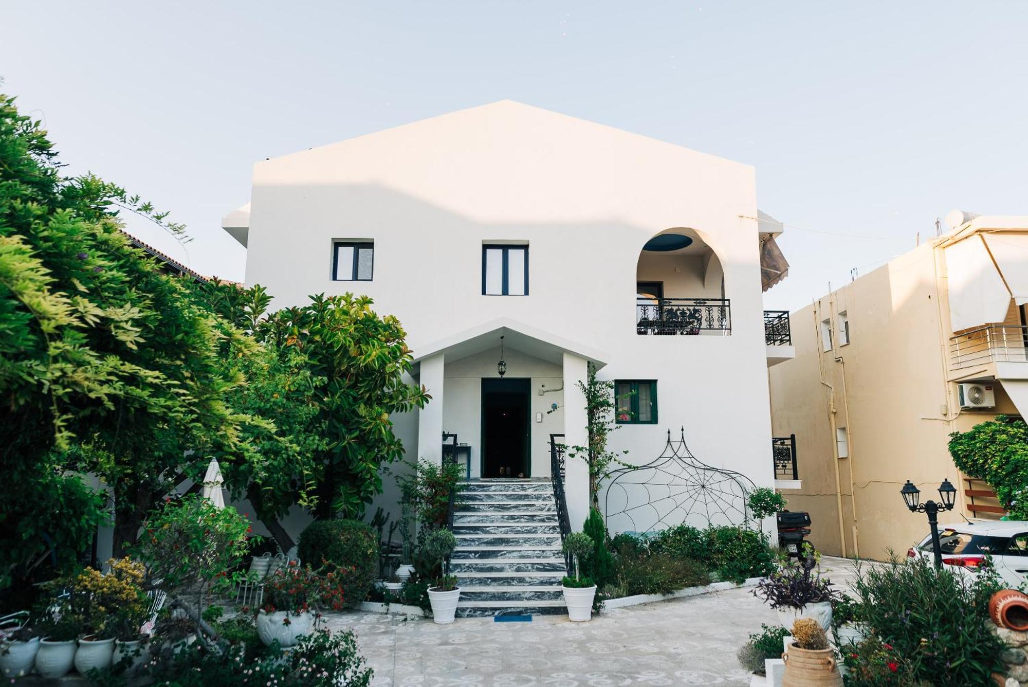 Alisaxni Guest house Argassi