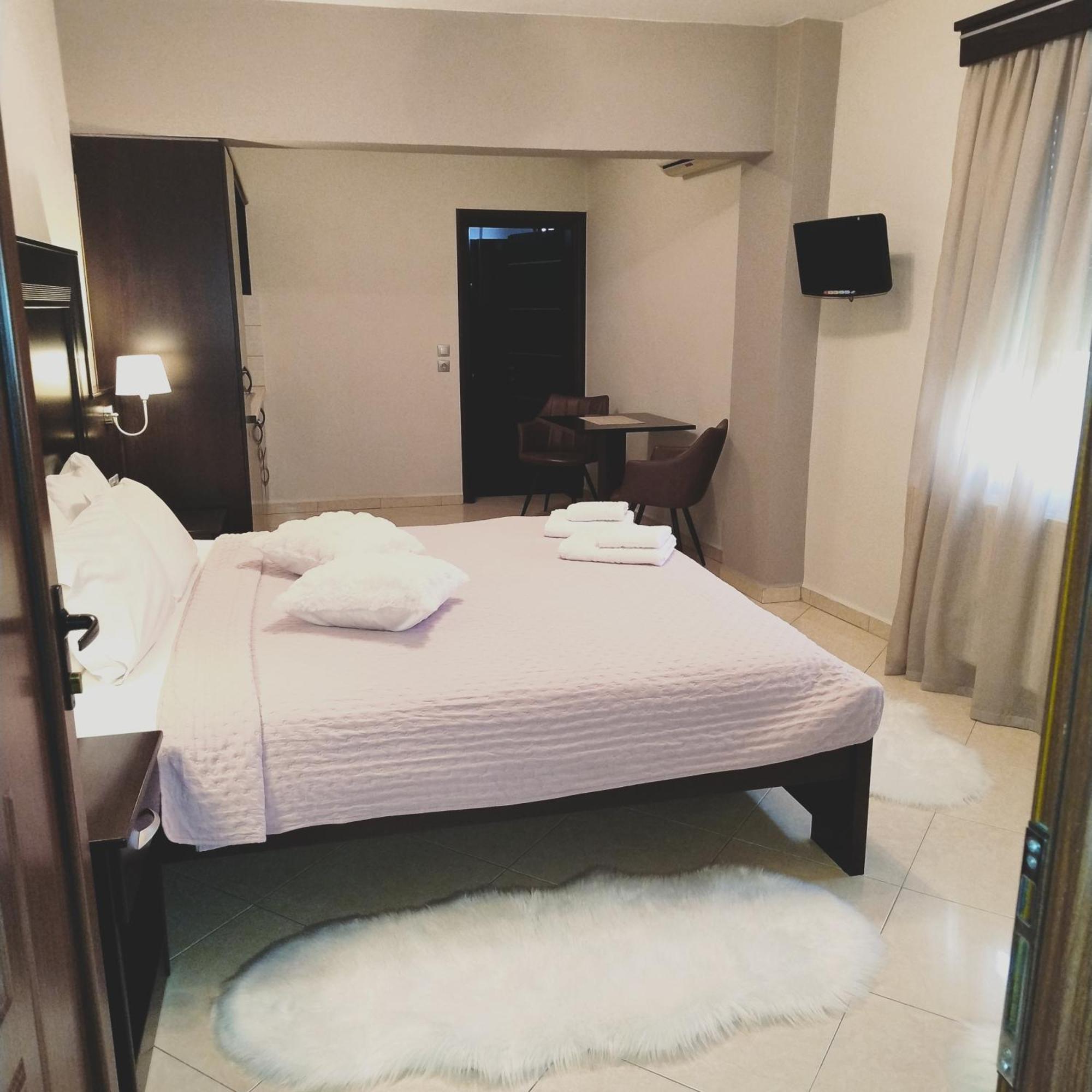 Neraides Guest house *