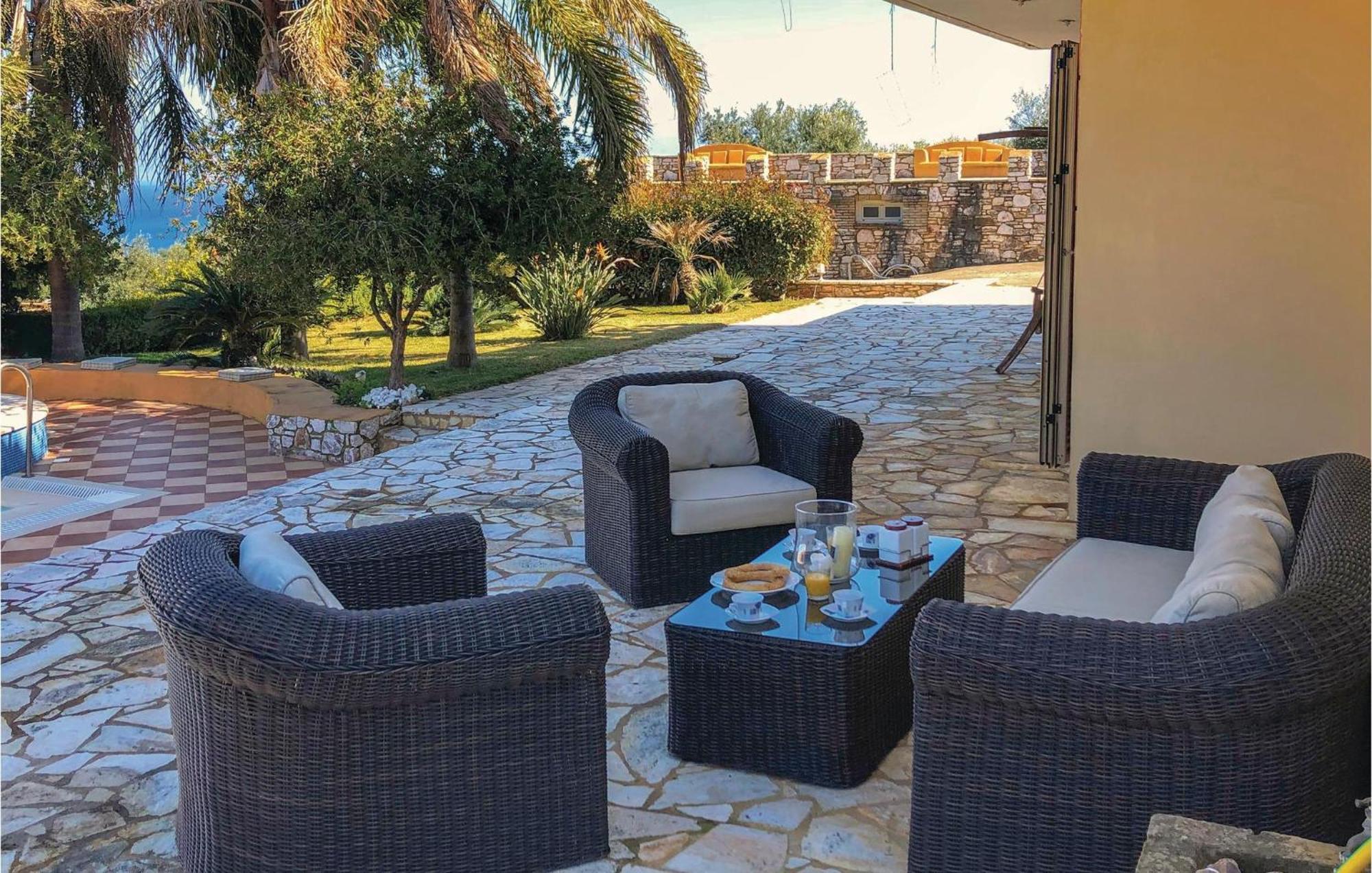 Amazing In With Wifi Koroni (Messinia)