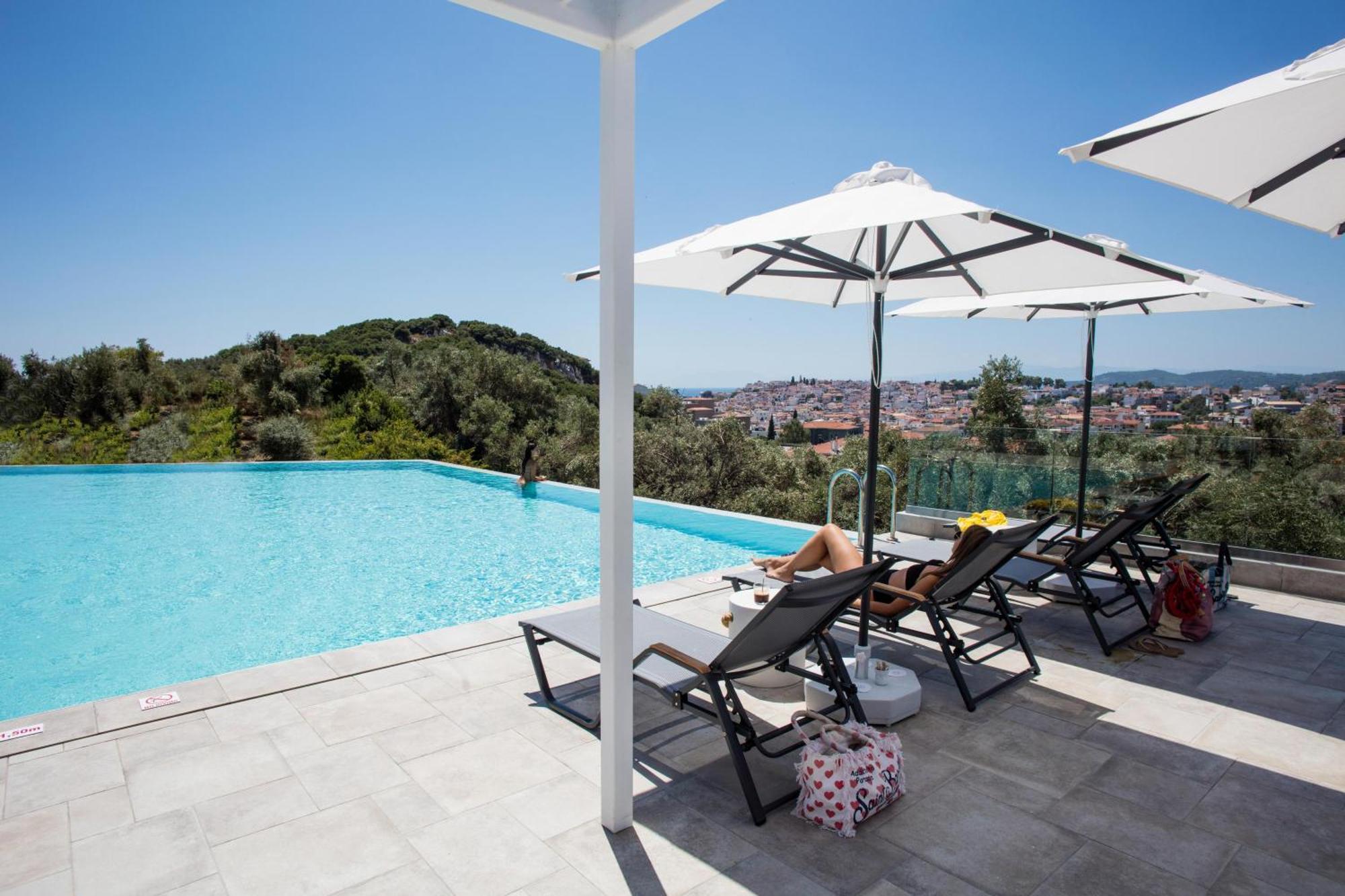 Amira Aparthotel 3*