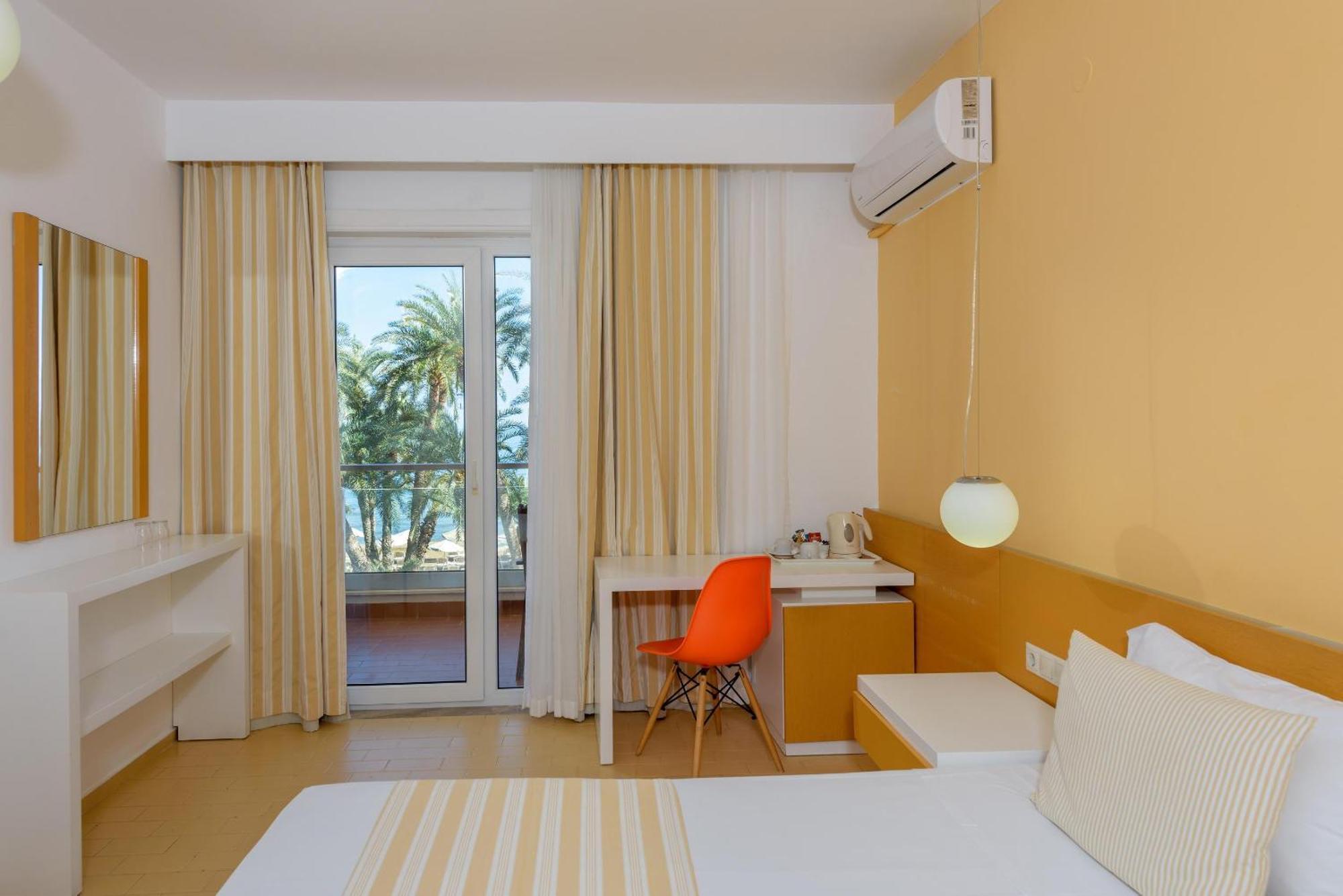 Zeus Palm Hotel