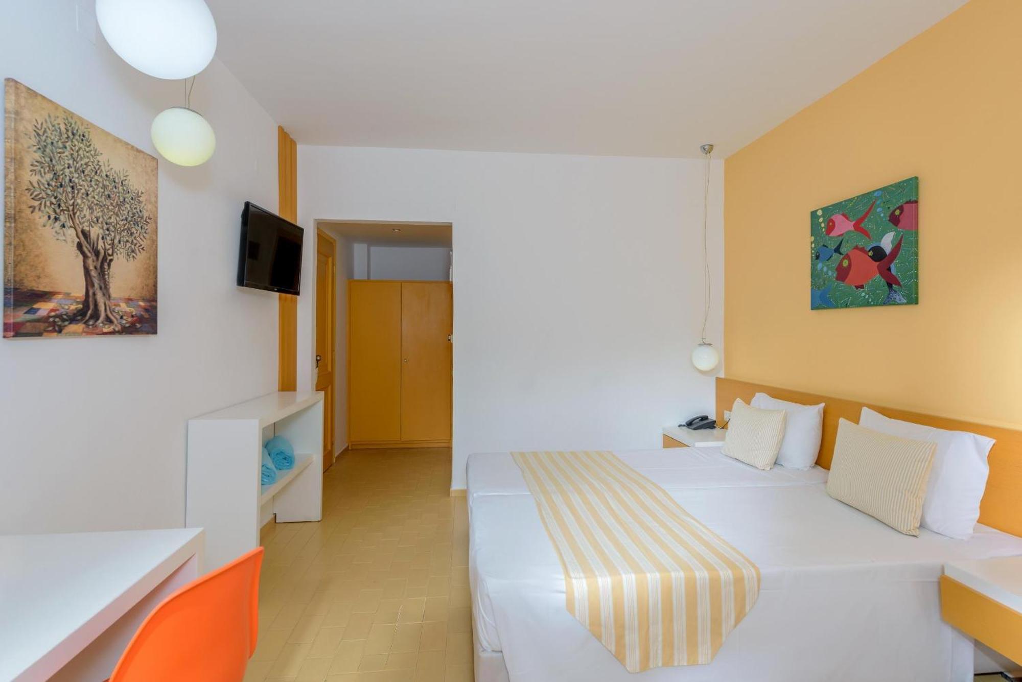 Zeus Palm Hotel 3*