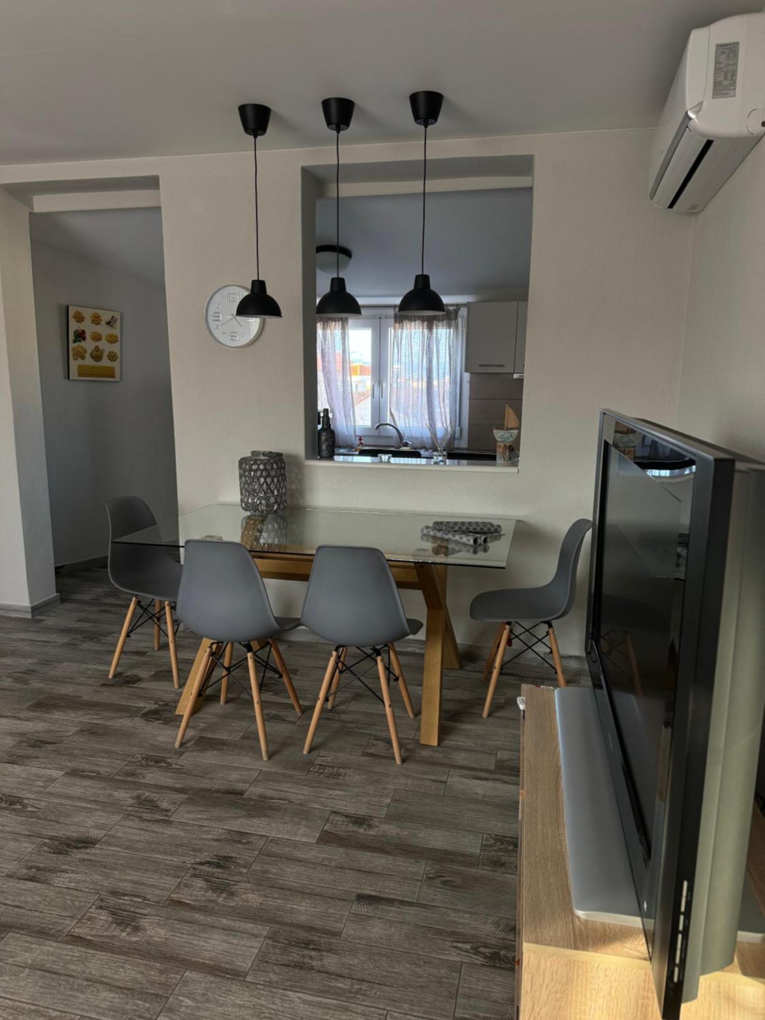 Apartment Private Modern Nea Roda