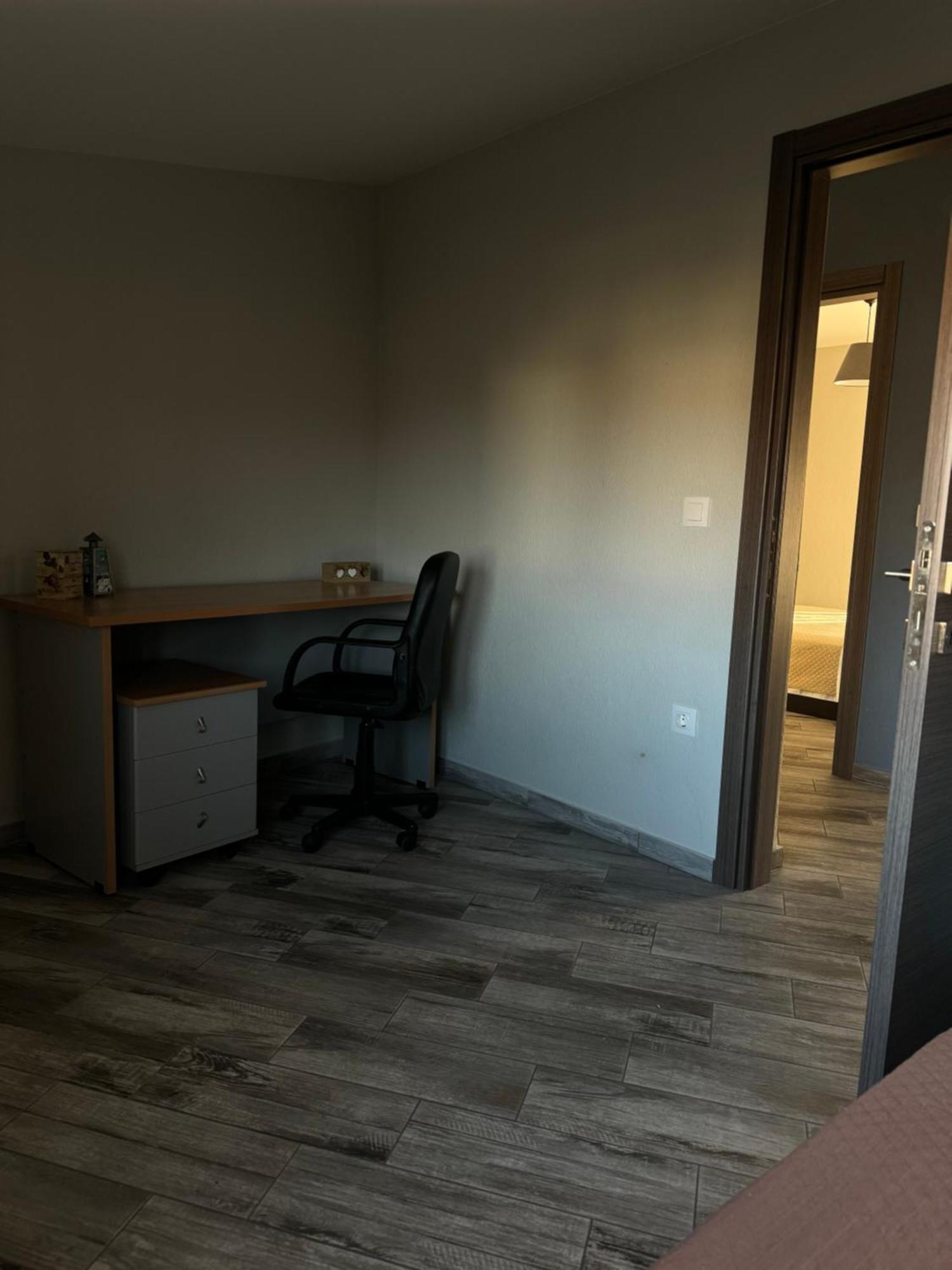 Apartment Private Modern Nea Roda