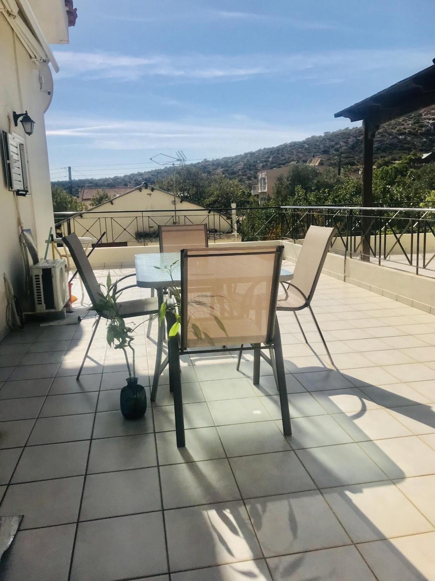 Beautiful Maisonette With A View To The Mountains And The Sea * Agia Marina (Attica)