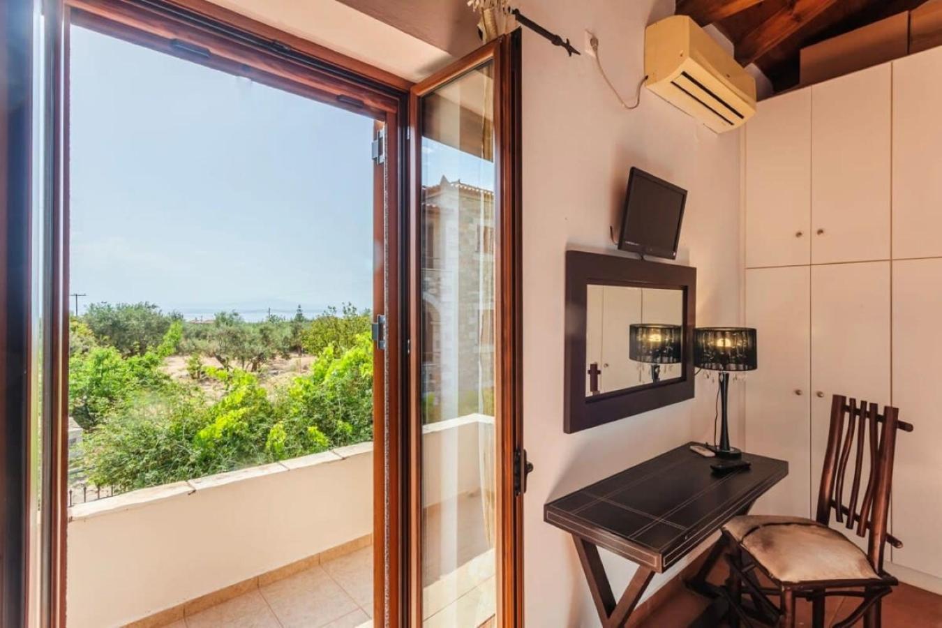 Mani's Aura Seaside-spacious Summer Retreat Apartment *