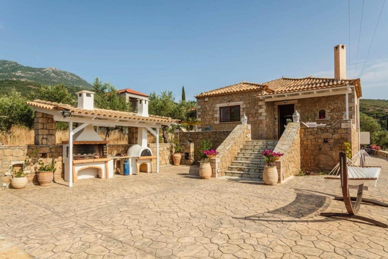 Mani's Aura Seaside-spacious Summer Retreat *
