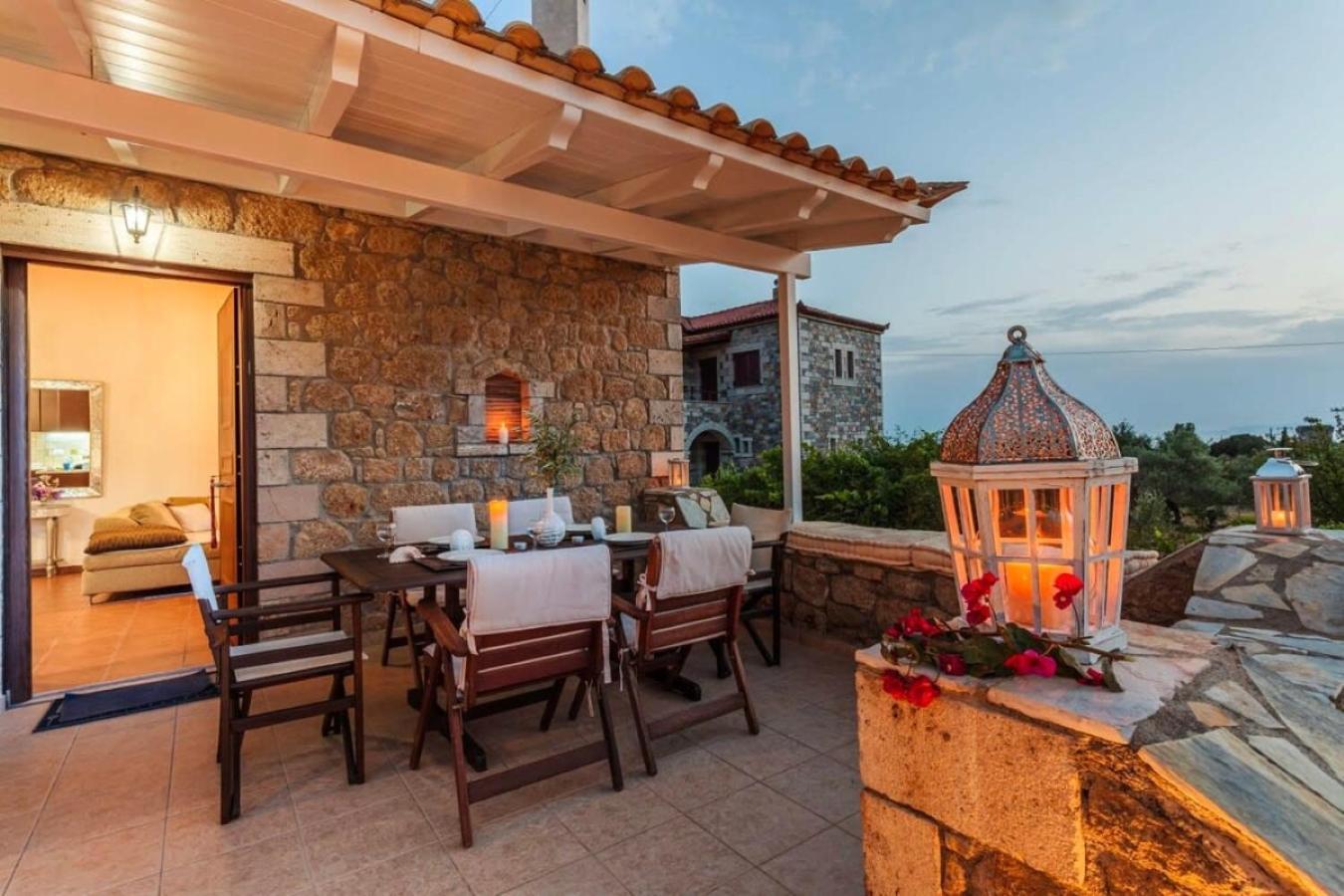 Mani's Aura Seaside-spacious Summer Retreat *
