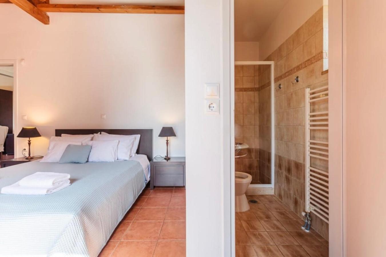 Mani's Aura Seaside-spacious Summer Retreat *