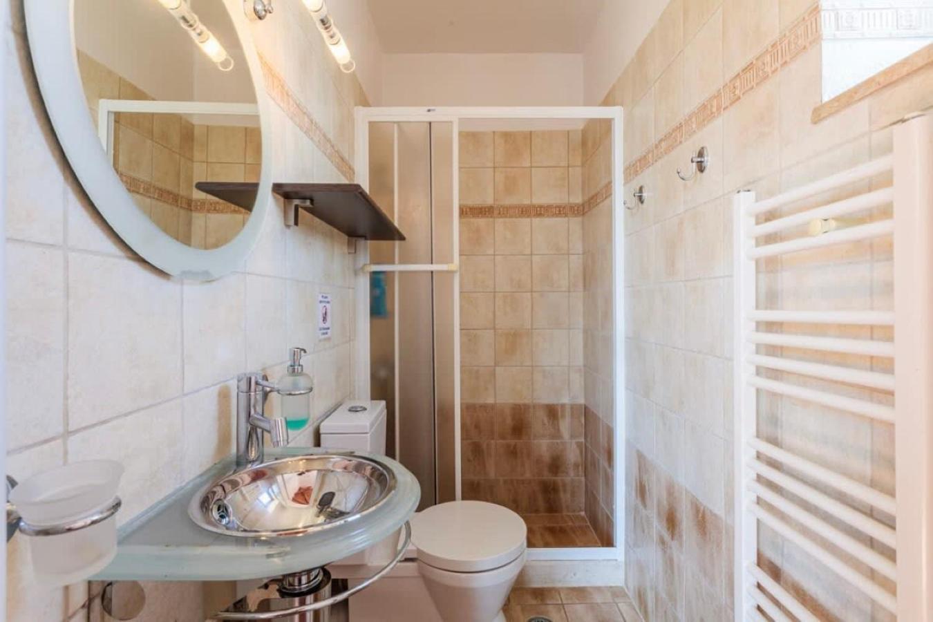 Mani's Aura Seaside-spacious Summer Retreat