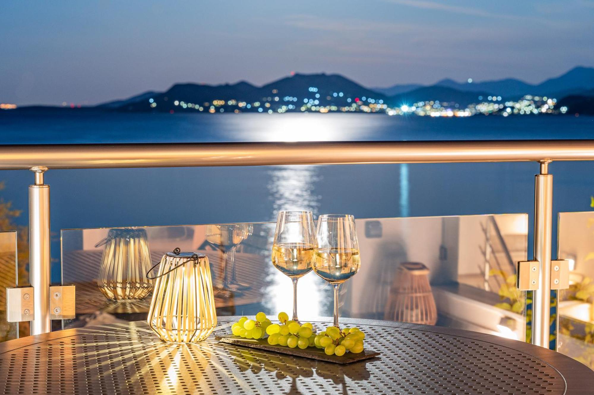 8moons Boutique Kokkari