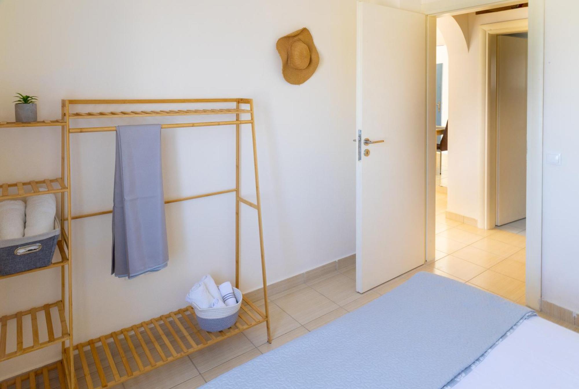 Kirina Private Traditional House Kamari (Santorini)