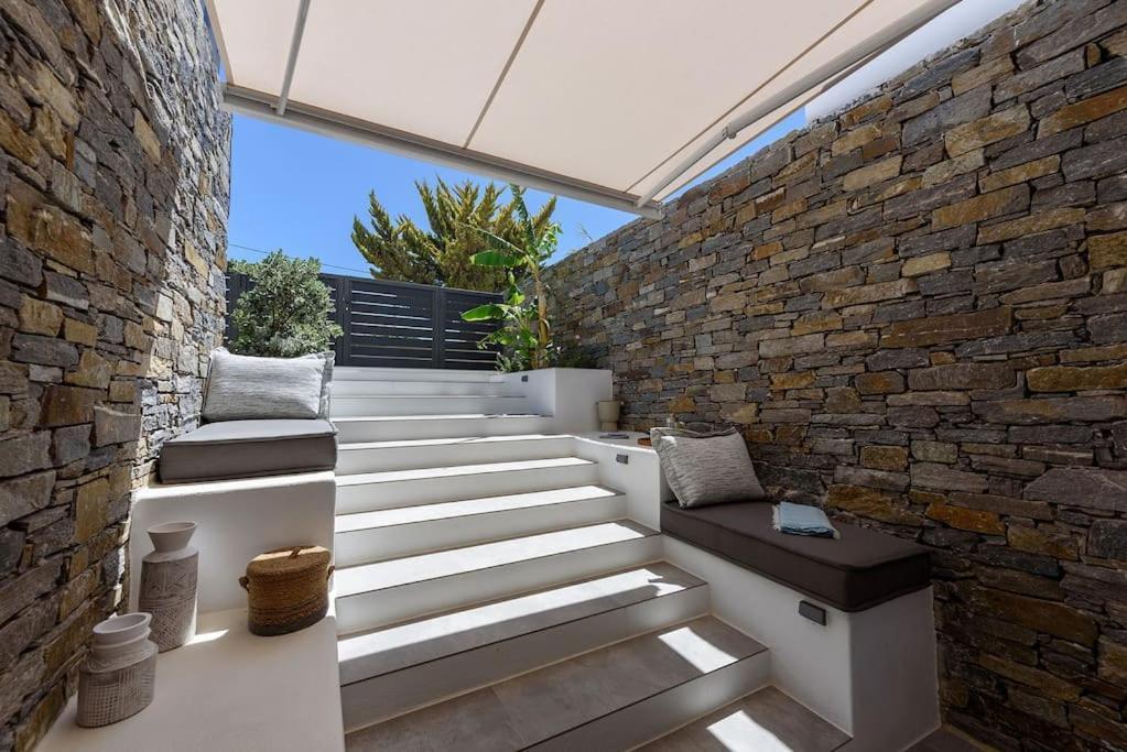 Akoya Pearl - Sea Front Villa *
