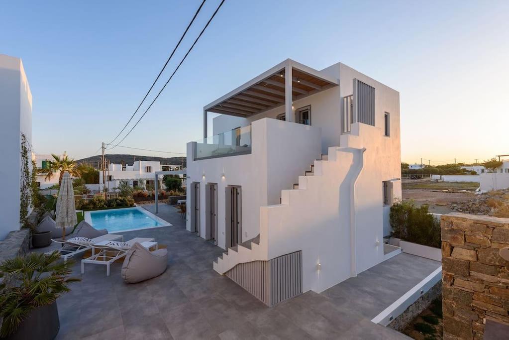 Akoya Pearl - Sea Front Villa