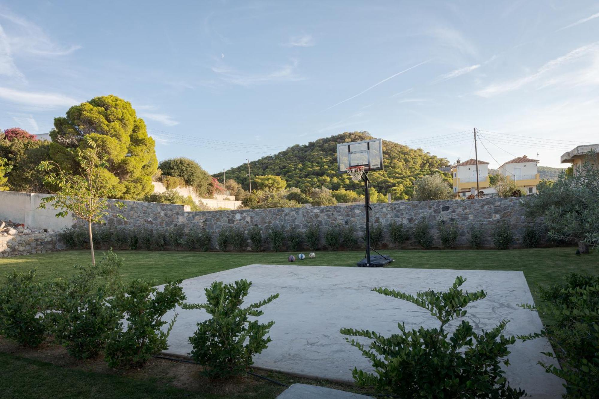 Vel Aegina Villa *