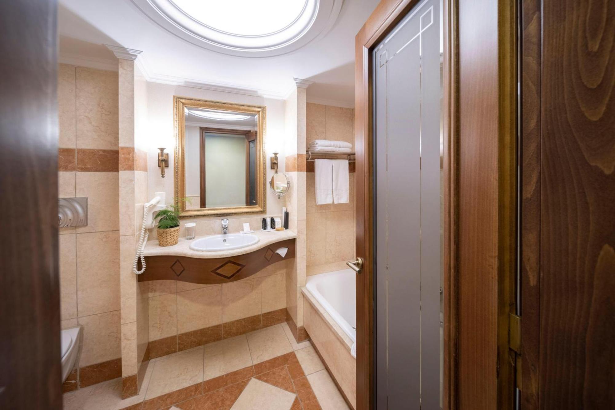 Electra Palace 5*