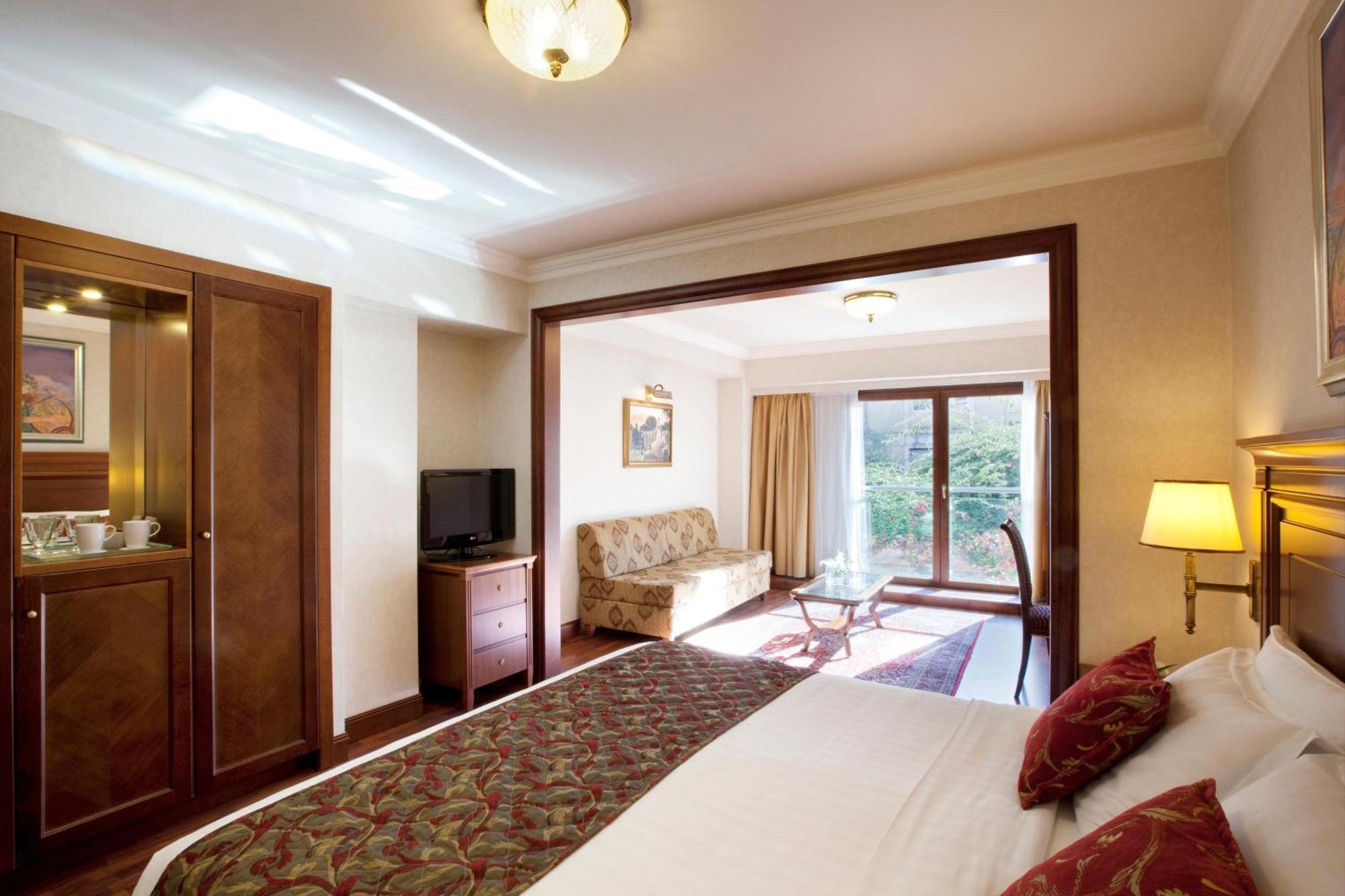 Electra Palace 5*