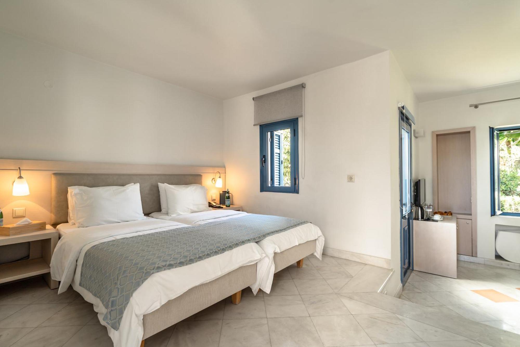 Porto Galini Seaside & 5* Nikiana