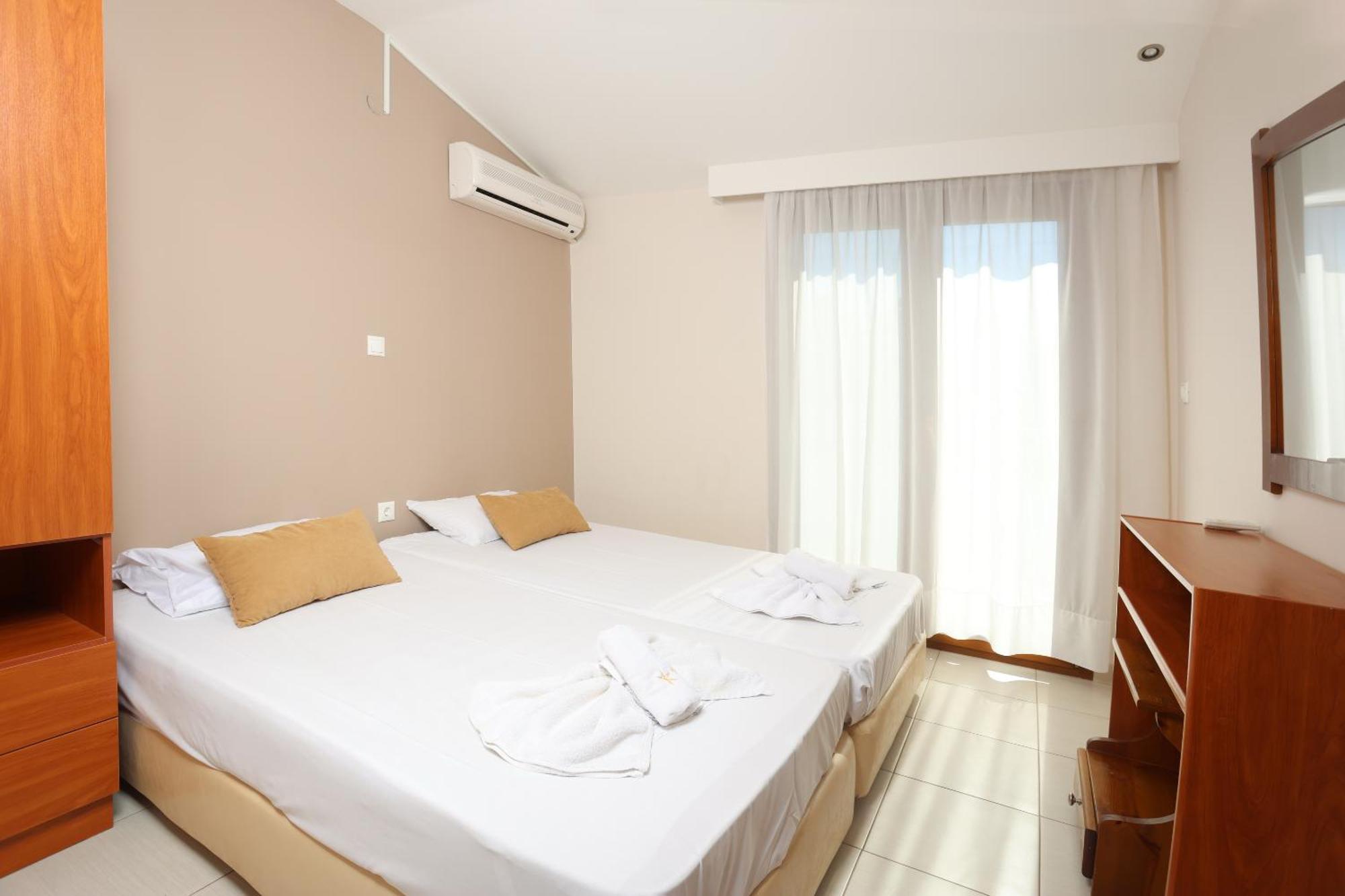 Aparthotel Asteras 2*