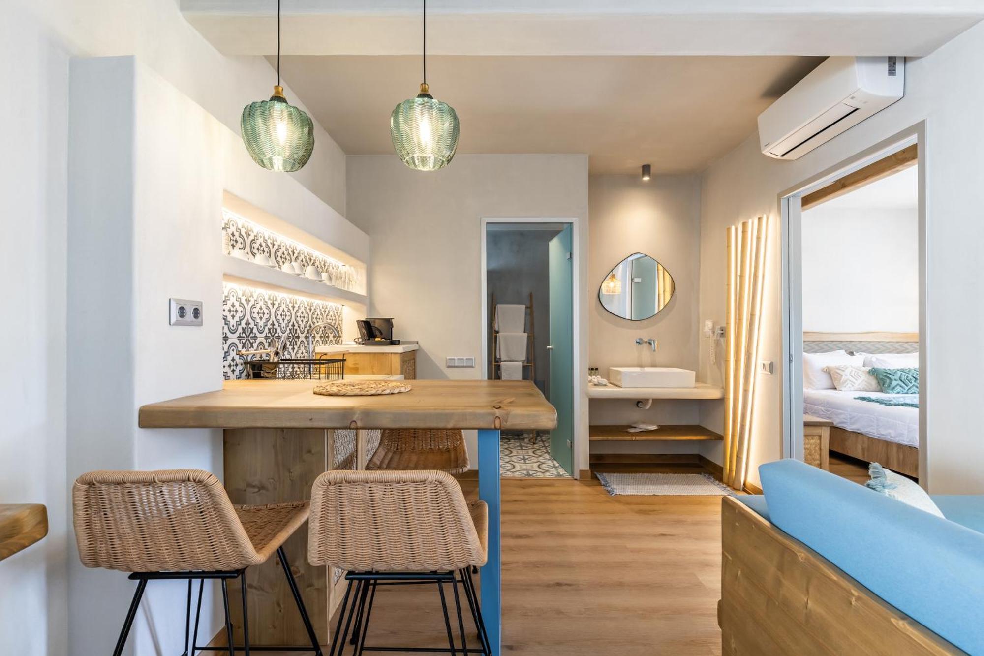 Sunrise Village Aparthotel