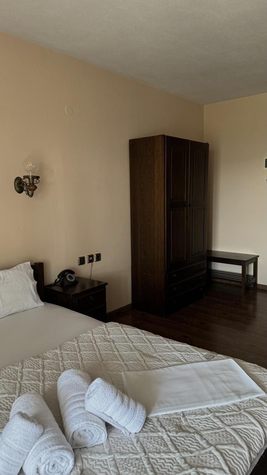 Kastro Guest house *