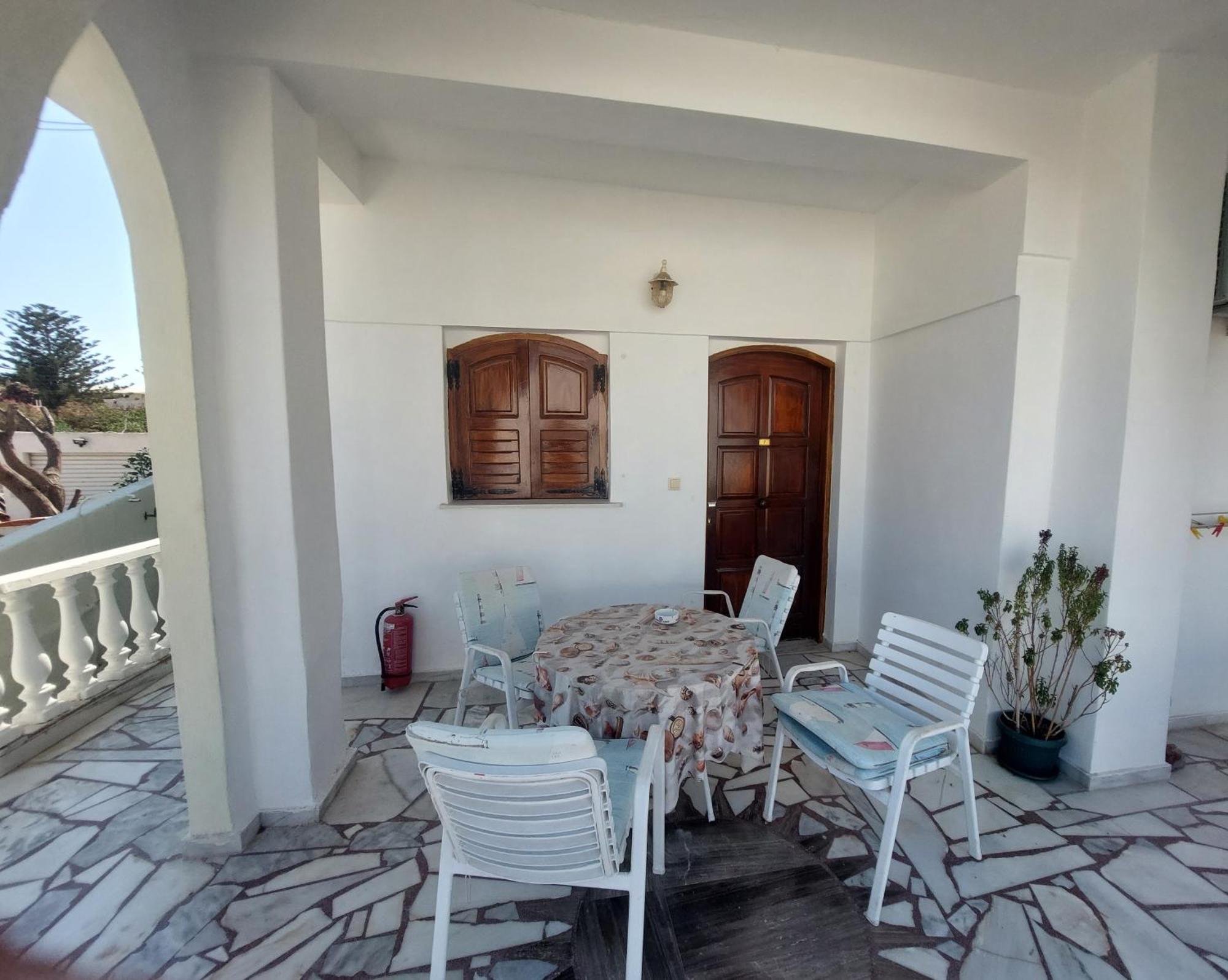 Guest house Evelina Pension: Diverse Near Black Perissa (Santorini)
