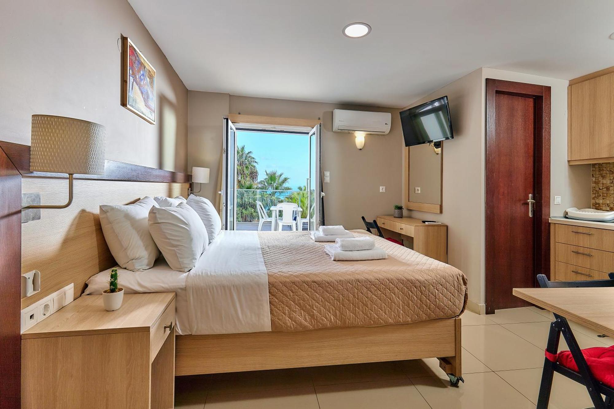 Dorian Boutique Hotel-Apartments 3*