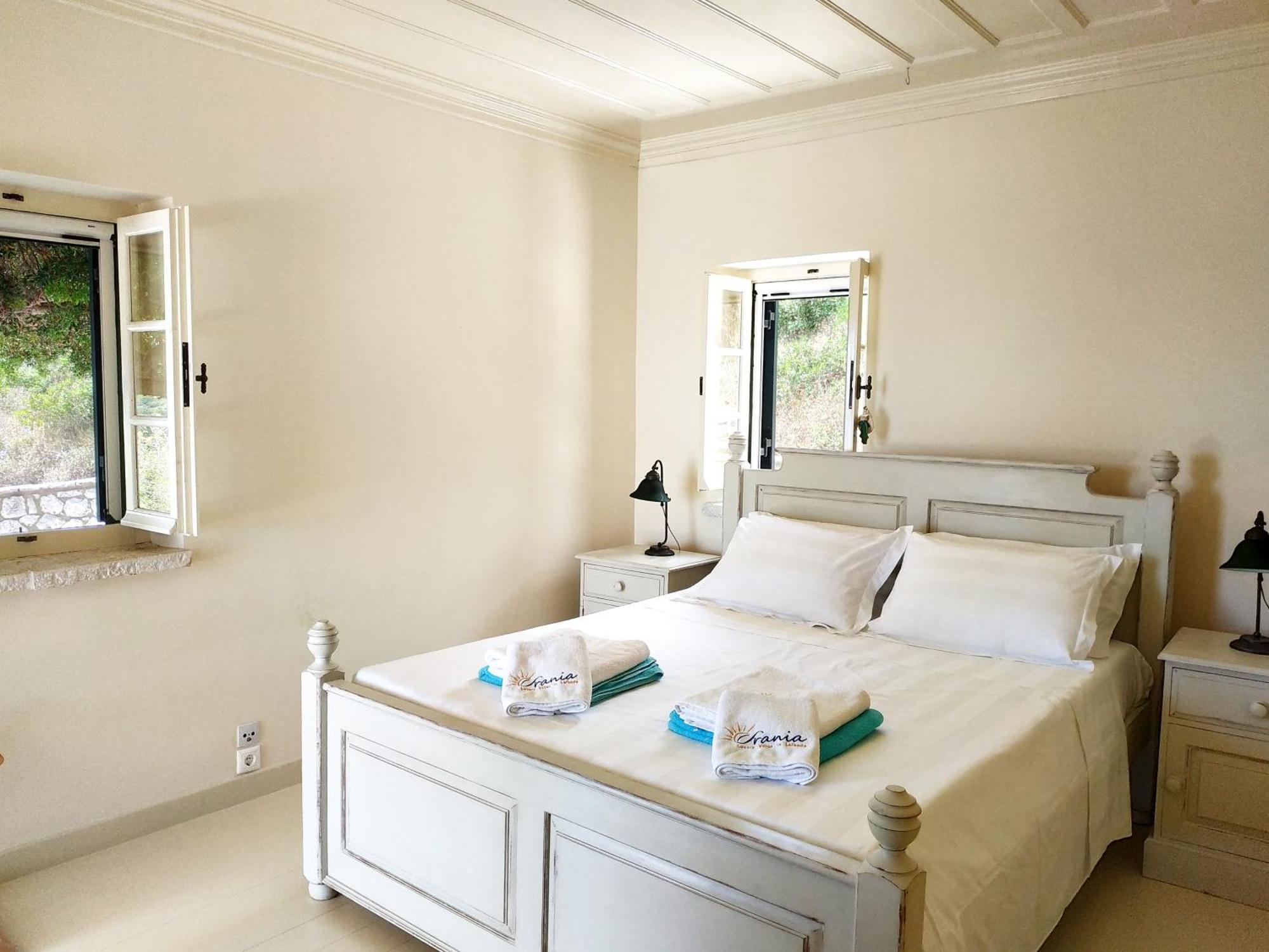 Urania Luxury Geofos
