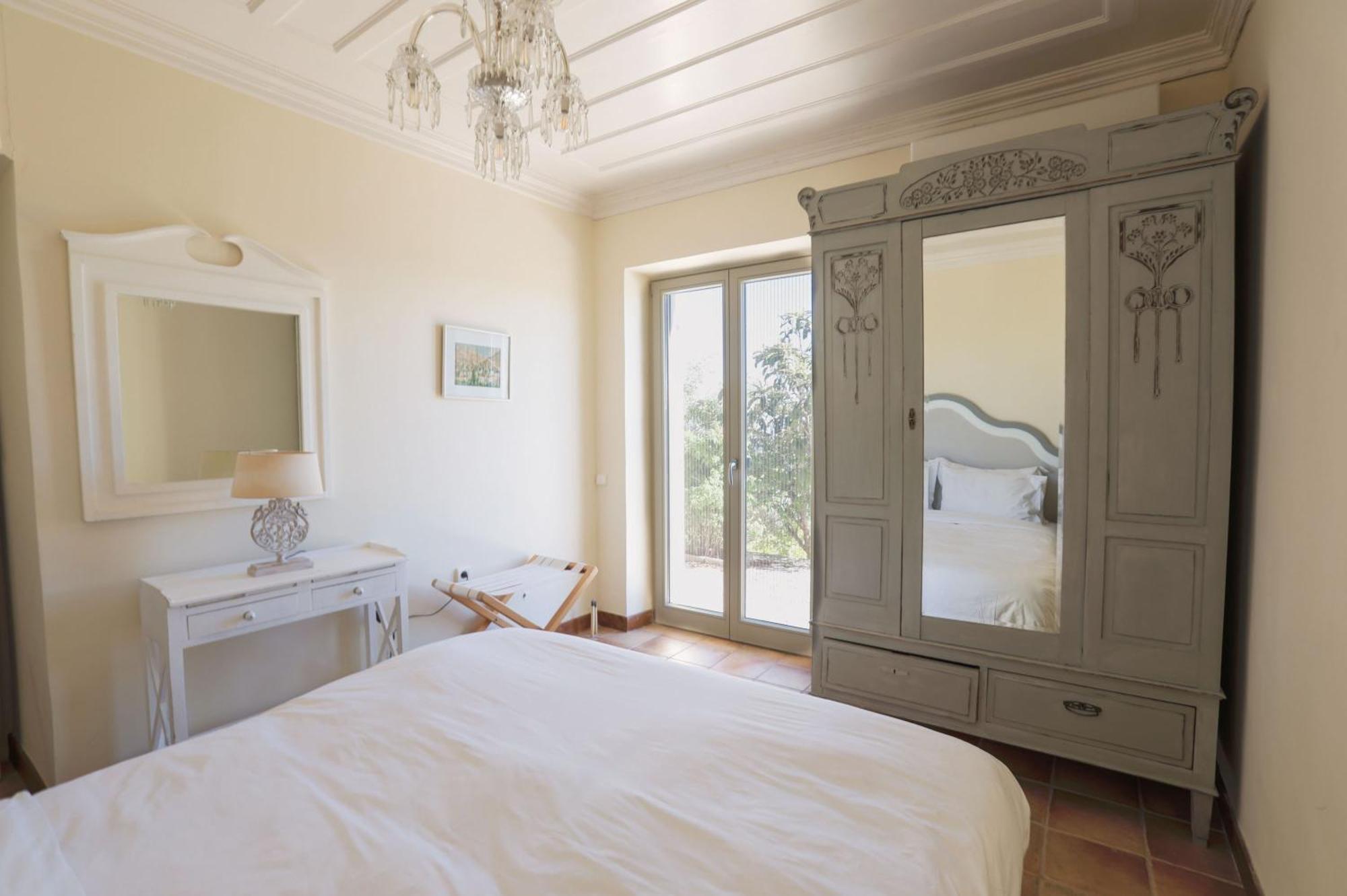 Urania Luxury Geofos *