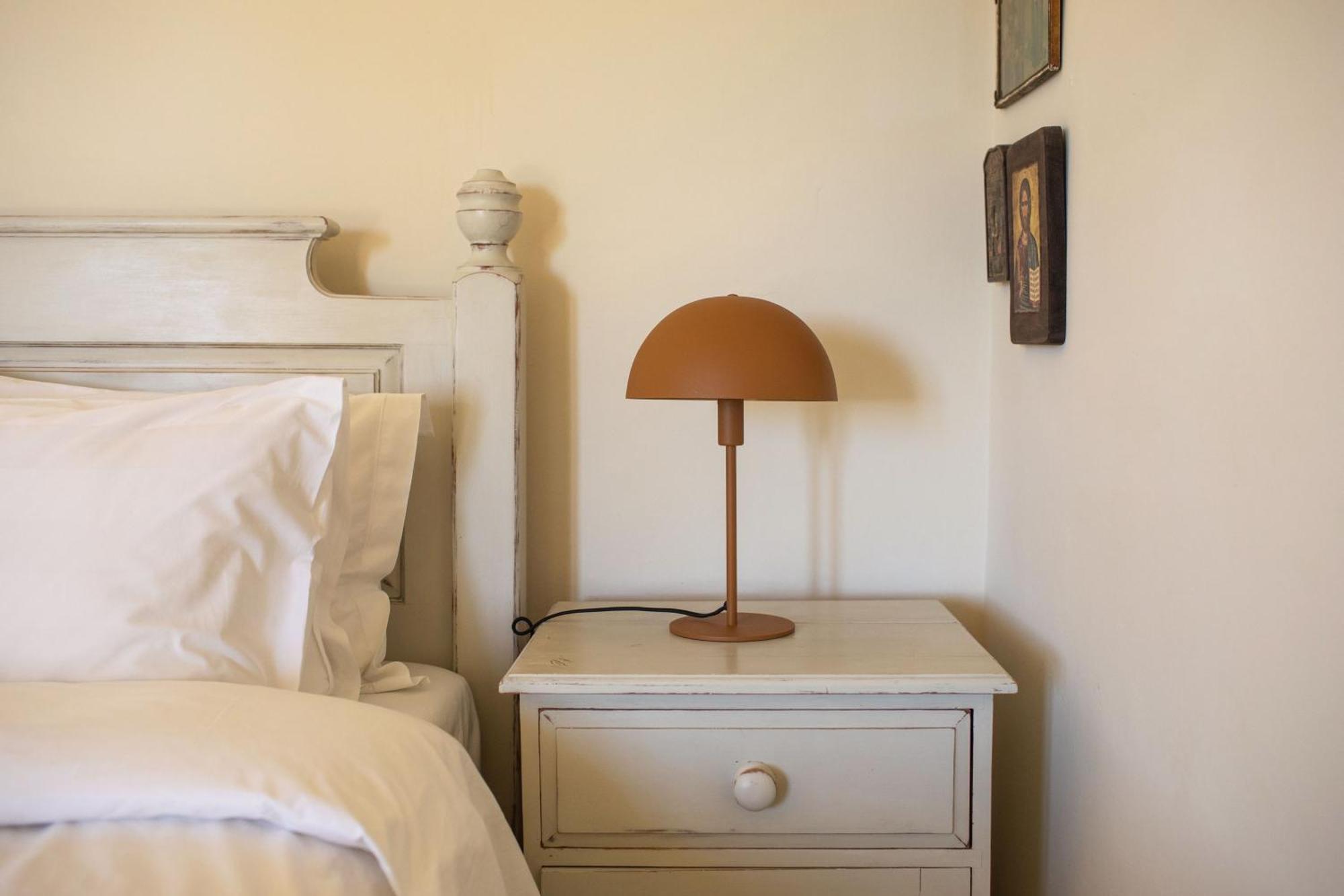Urania Luxury Geofos Pondi
