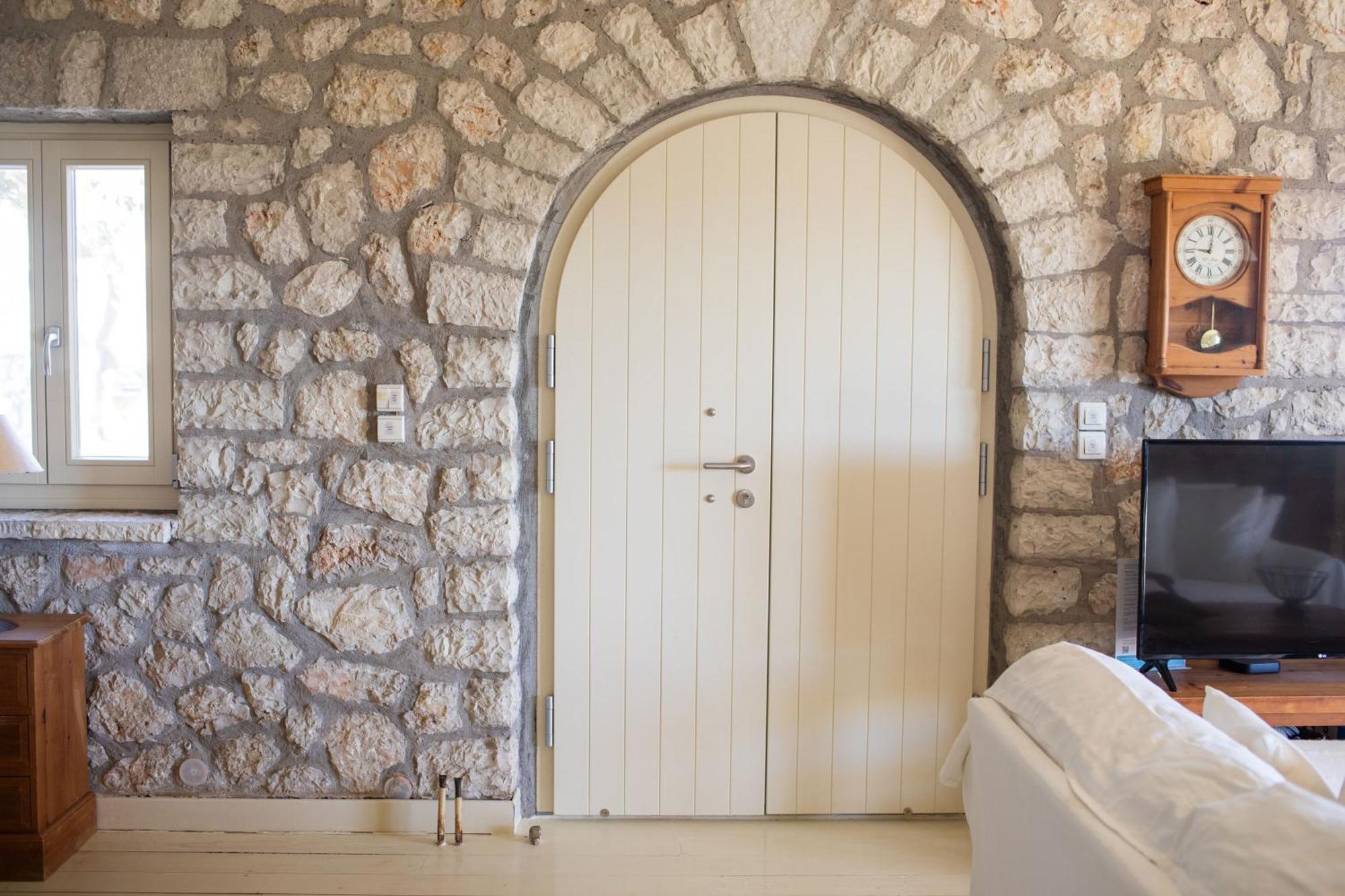 Urania Luxury Geofos Villa *