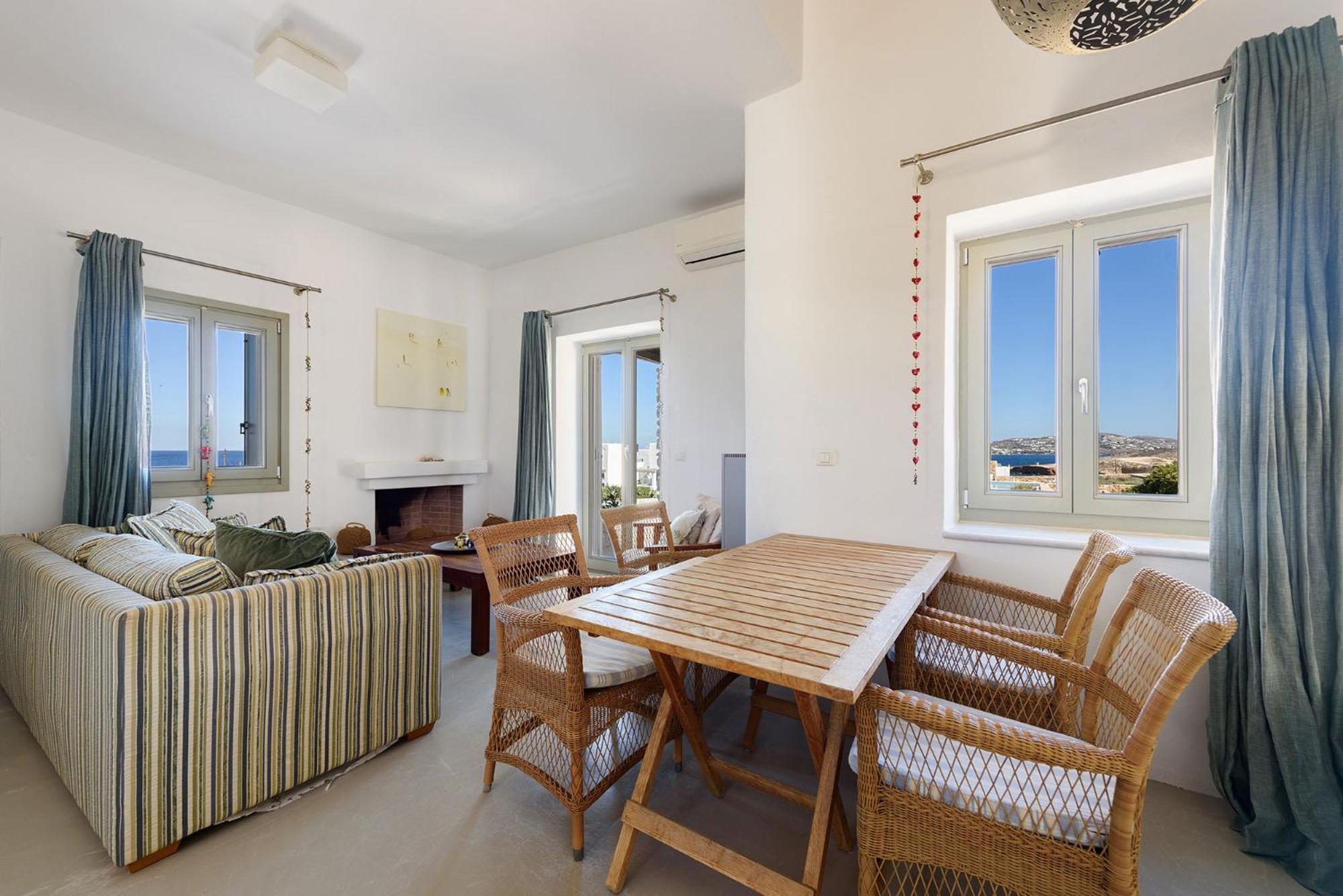 Seaside With Hot Tub, Vineyard, Shared Pool And View Holiday home *