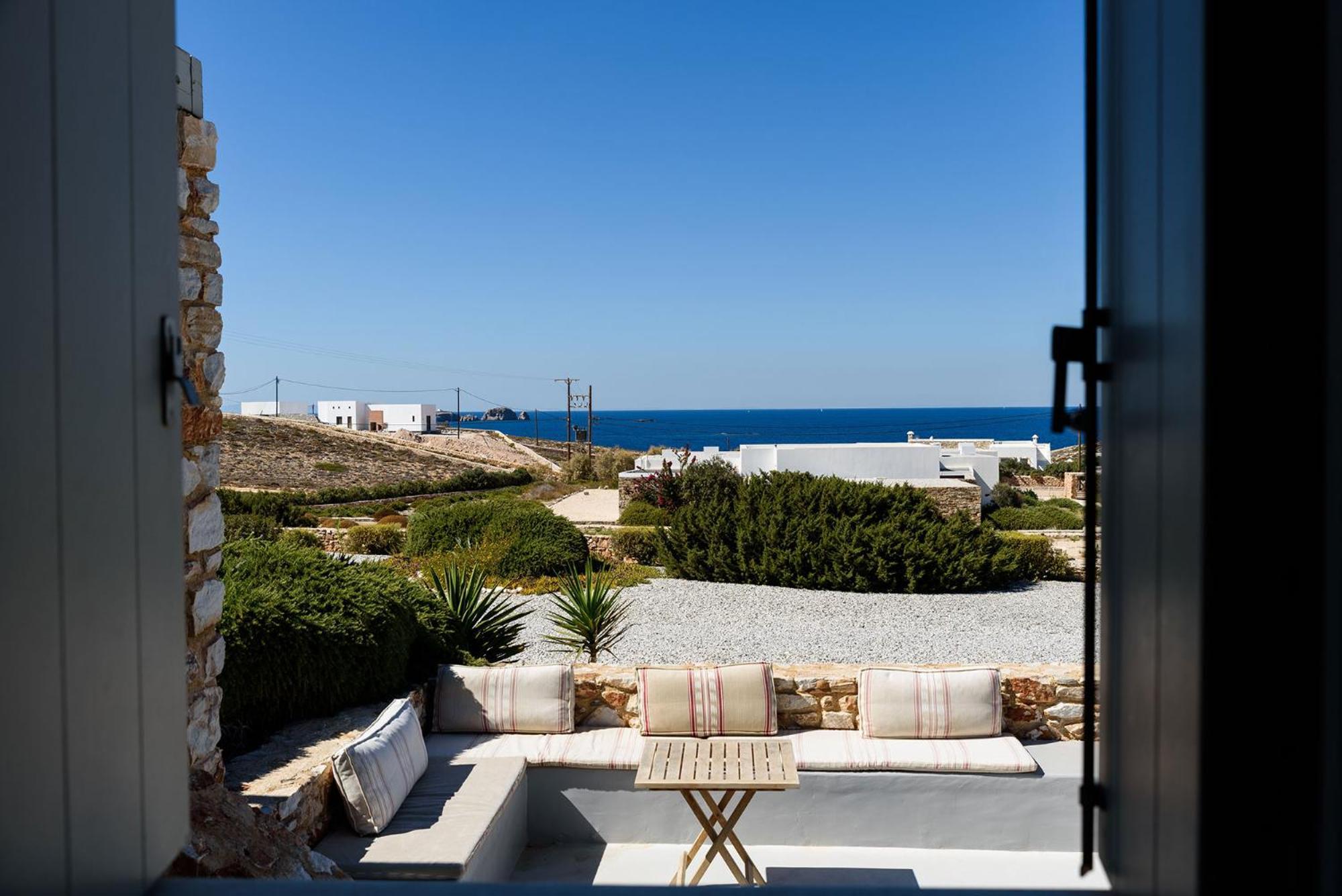 Seaside With Hot Tub, Vineyard, Shared Pool And View Holiday home