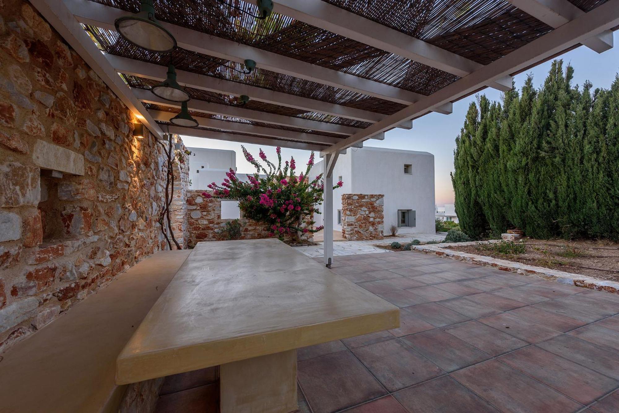 Seaside With Hot Tub, Vineyard, Shared Pool And View * Parikia (Paros)