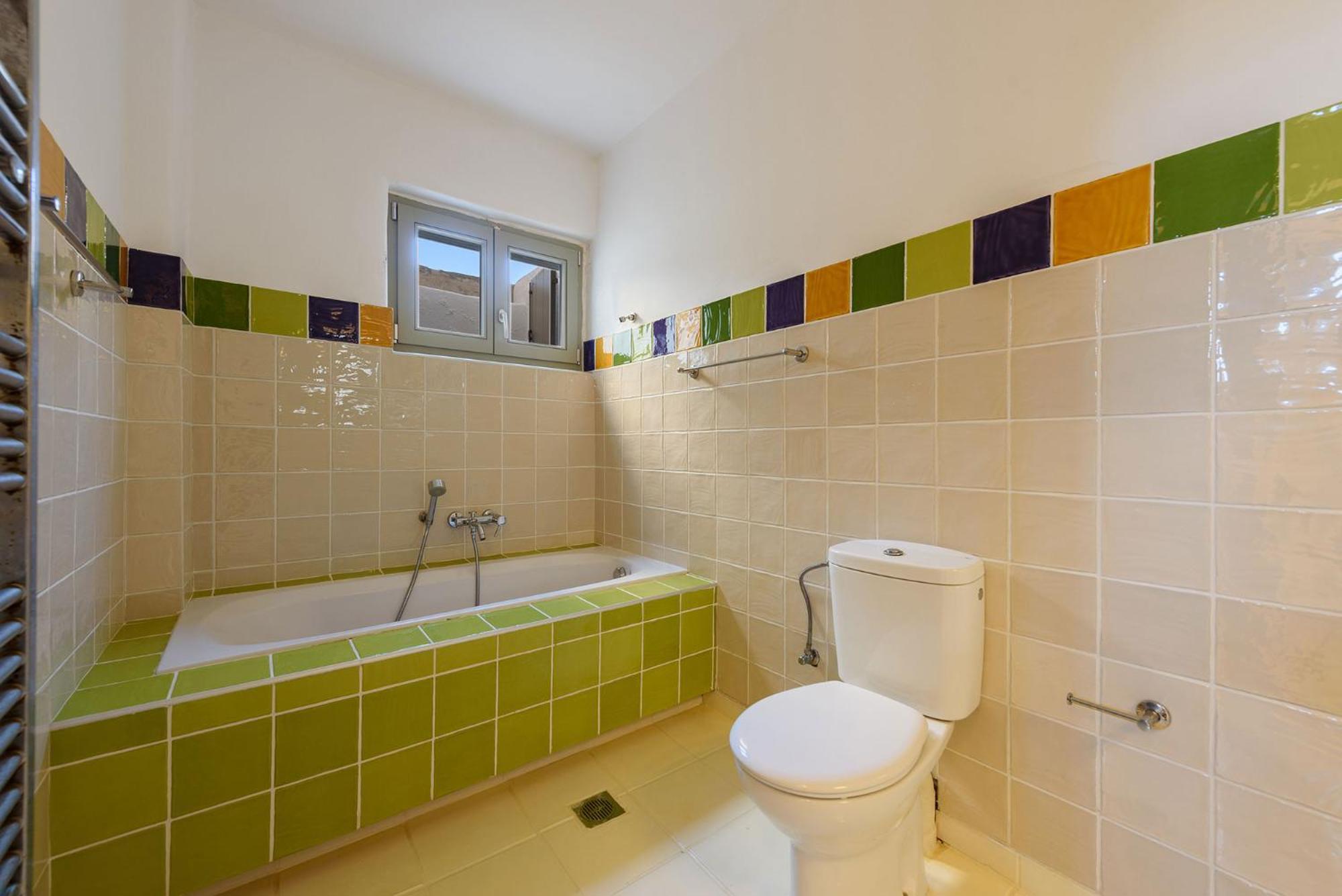 Seaside With Hot Tub, Vineyard, Shared Pool And View Holiday home